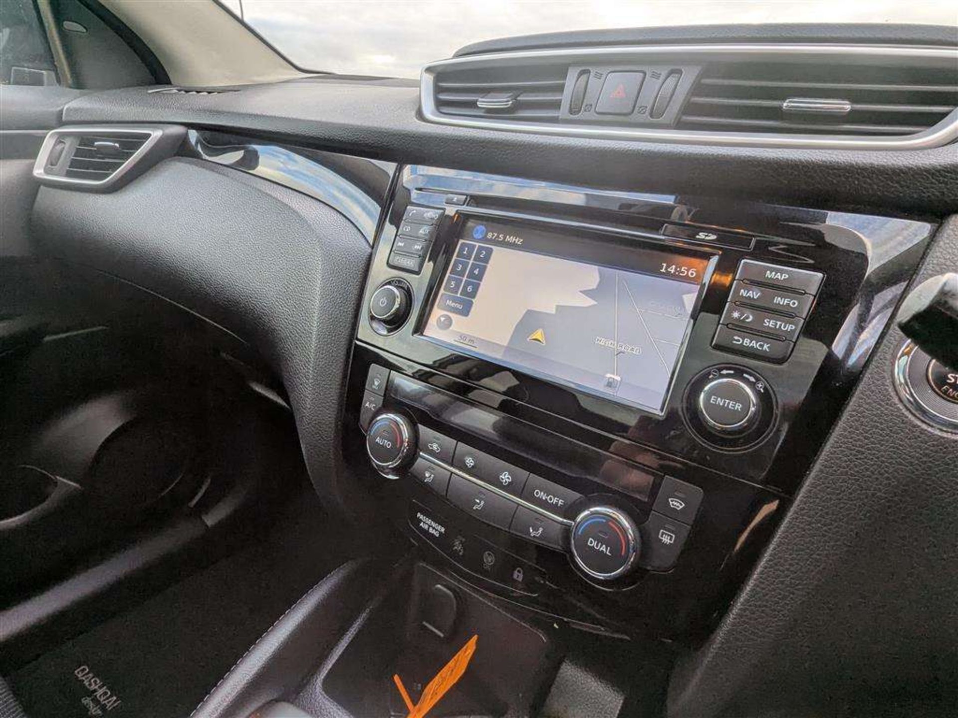 2017 NISSAN QASHQAI TEKNA DCI - Image 19 of 28