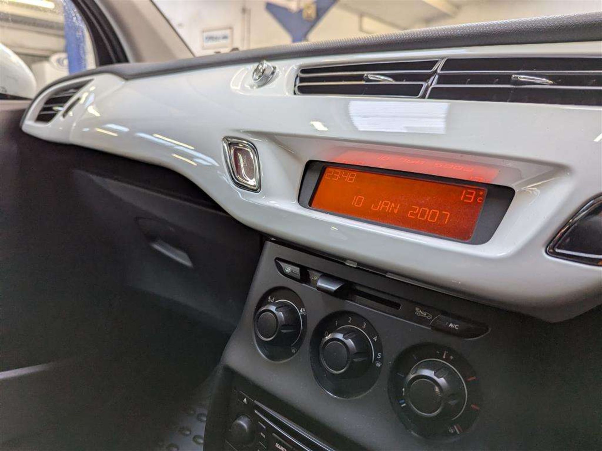 2012 CITROEN C3 WHITE - Image 18 of 30