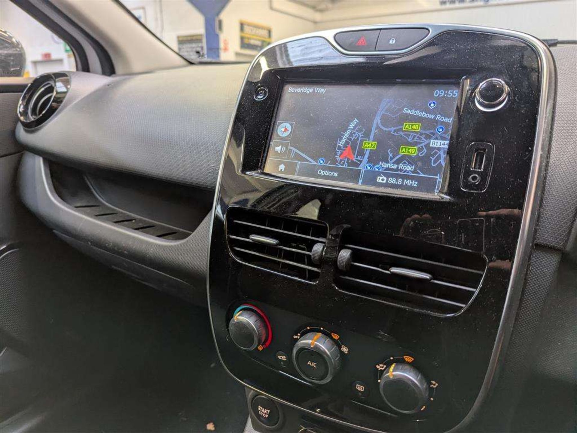 2015 RENAULT CLIO D-QUEM-NAV NRG DCIEC - Image 17 of 28