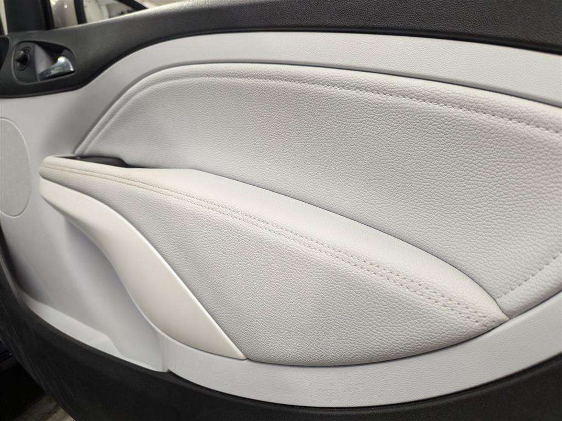 2015 VAUXHALL ADAM JAM - Image 25 of 28