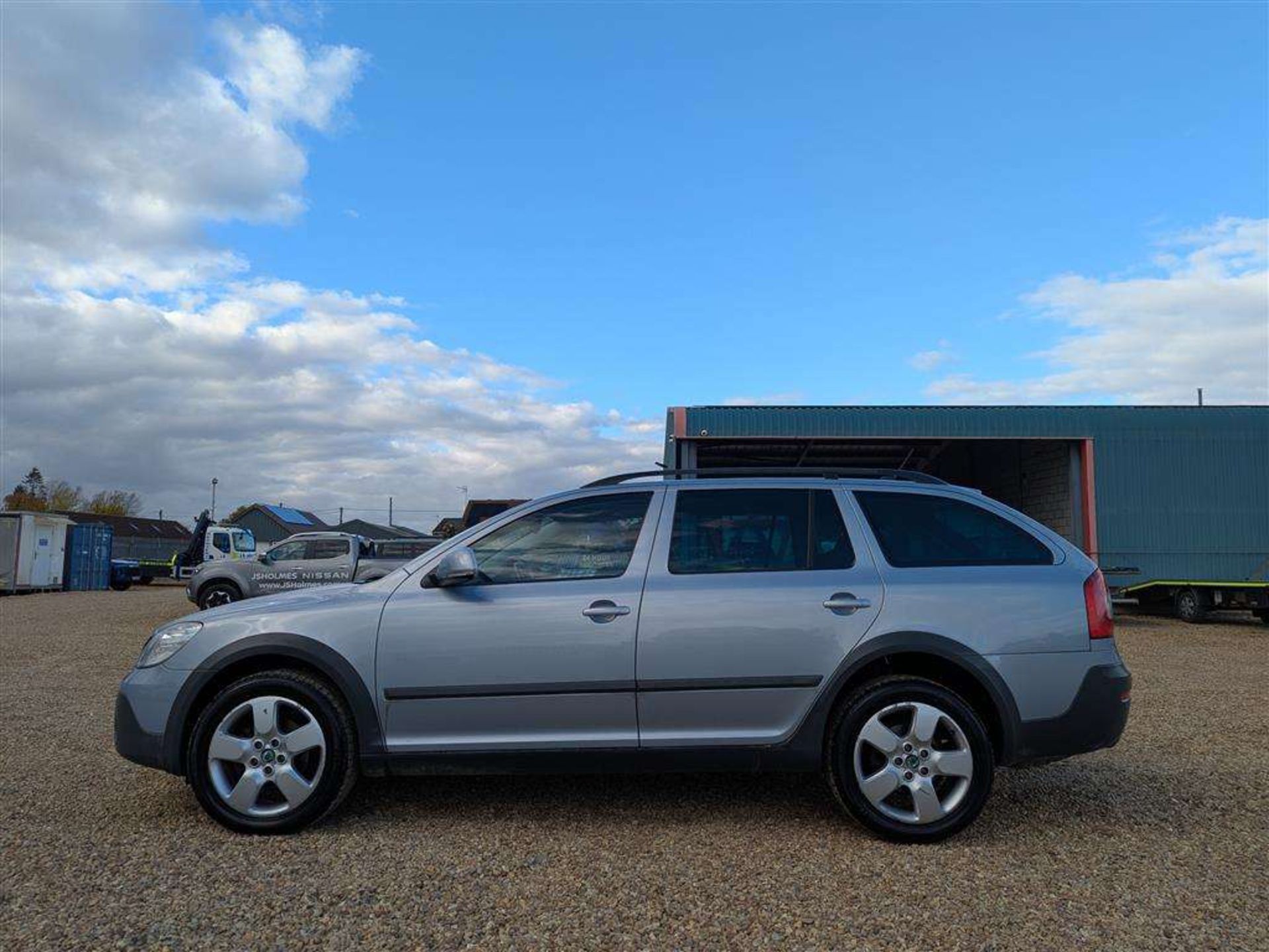 2011 SKODA OCTAVIA SCOUT TDI CR S-A - Image 2 of 30
