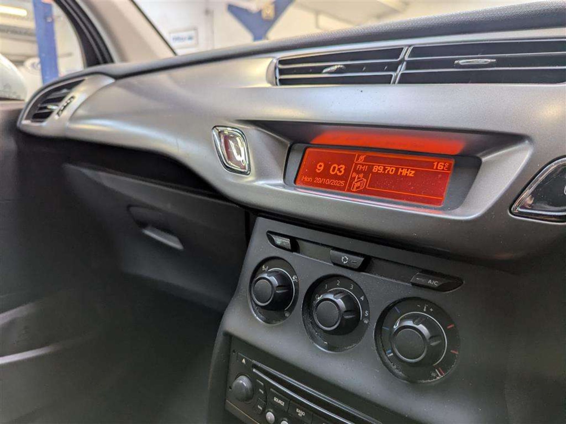 2014 CITROEN C3 VTR + - Image 21 of 28