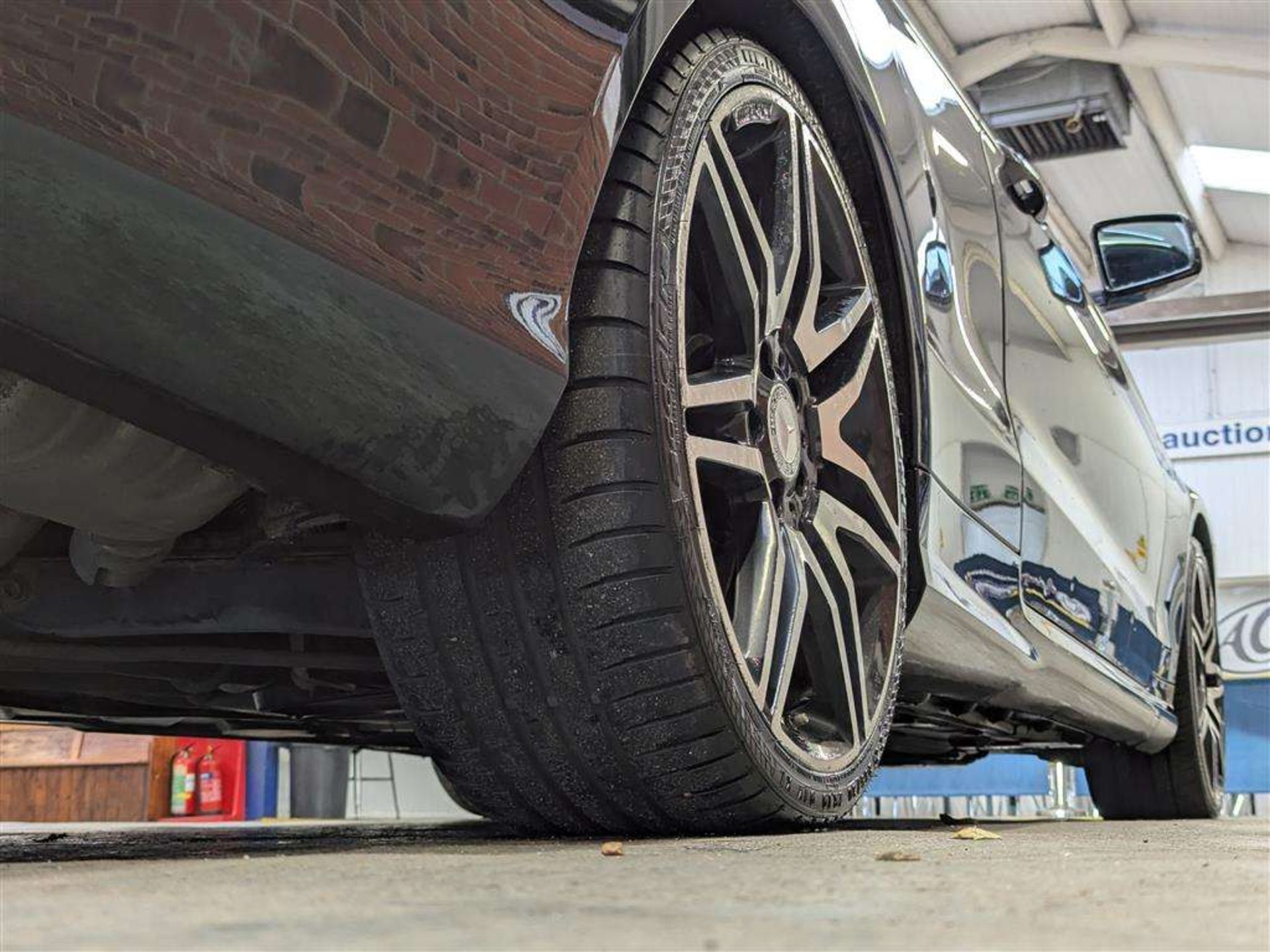 2015 MERCEDES-BENZ E400 AMG LINE AUTO - Image 15 of 26