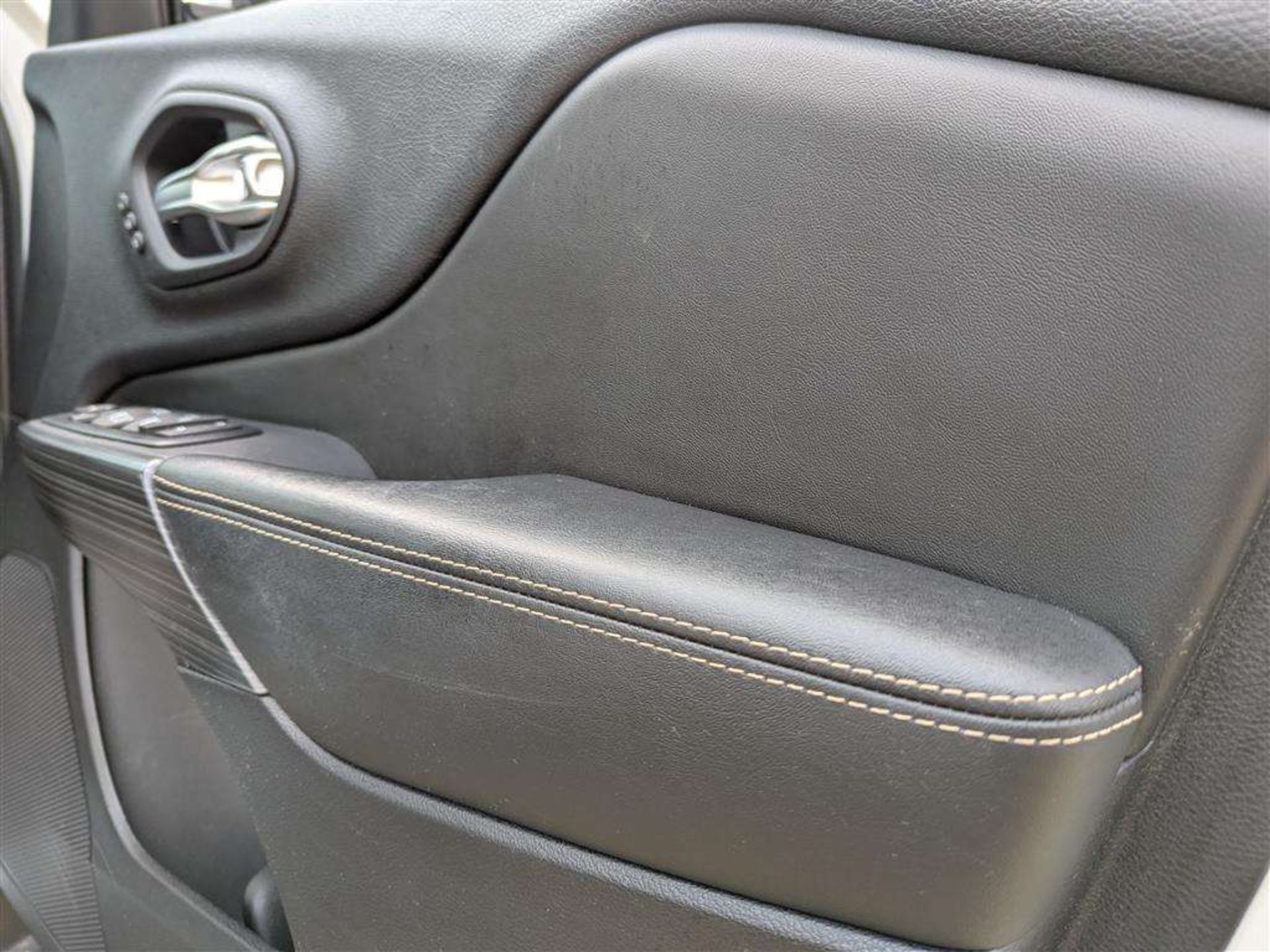 2016 JEEP CHEROKEE LIMITED M-JET II - Image 18 of 26