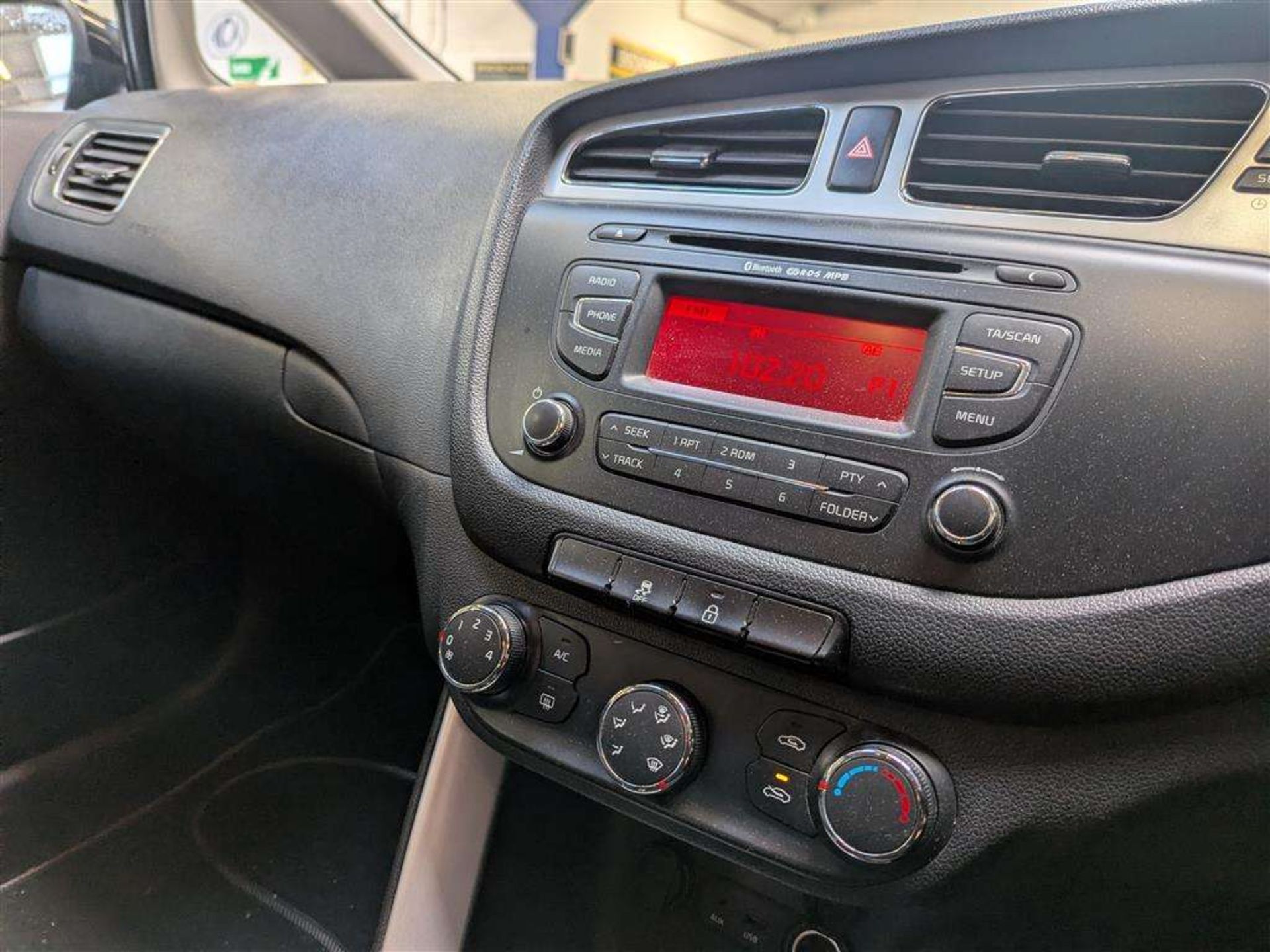 2012 KIA CEED 1 ECODYNAMICS CRDI - Image 18 of 30