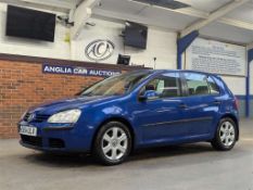 2004 VOLKSWAGEN GOLF FSI SE