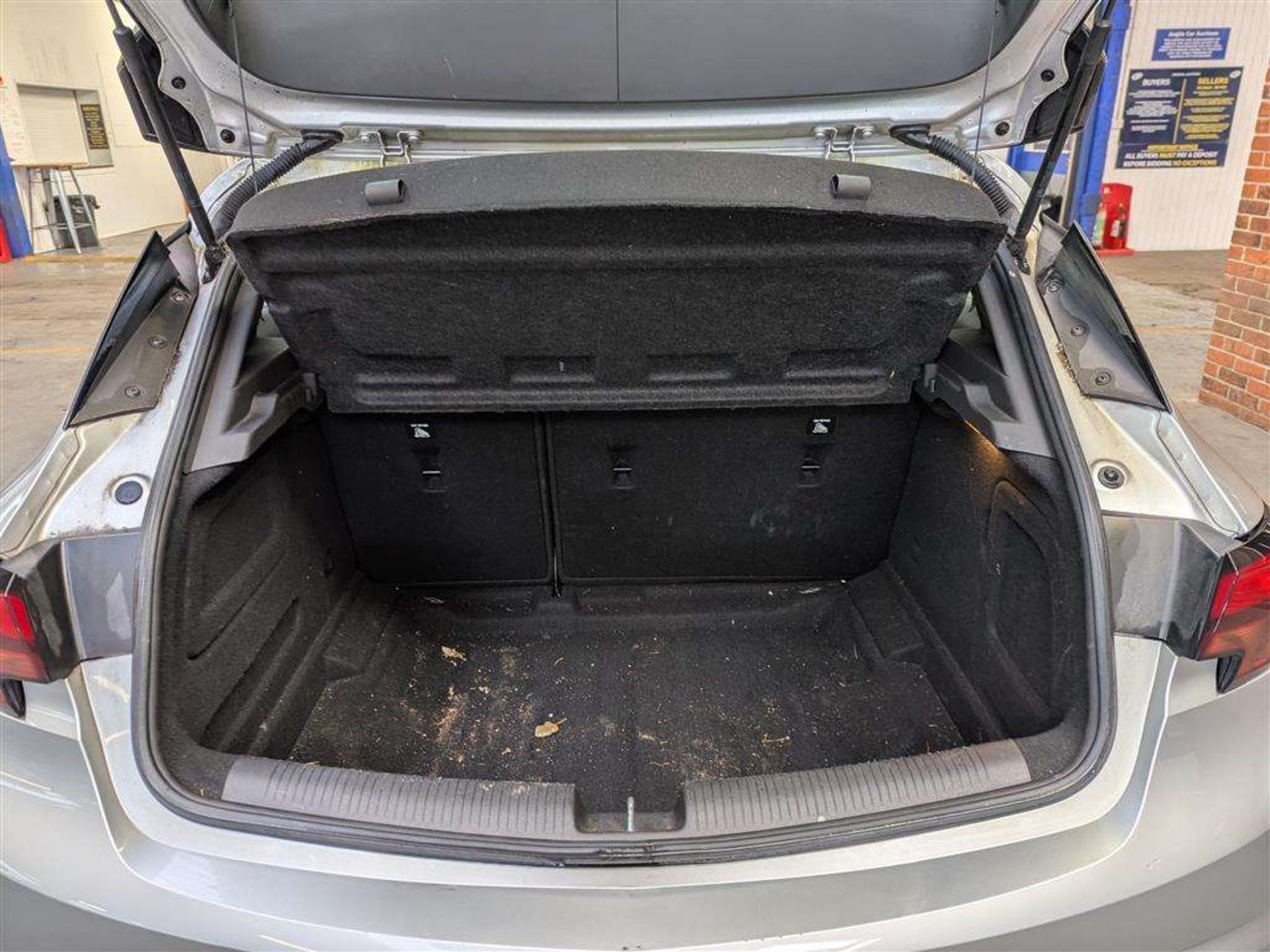 2017 VAUXHALL ASTRA SRI NAV TURBO - Image 8 of 28