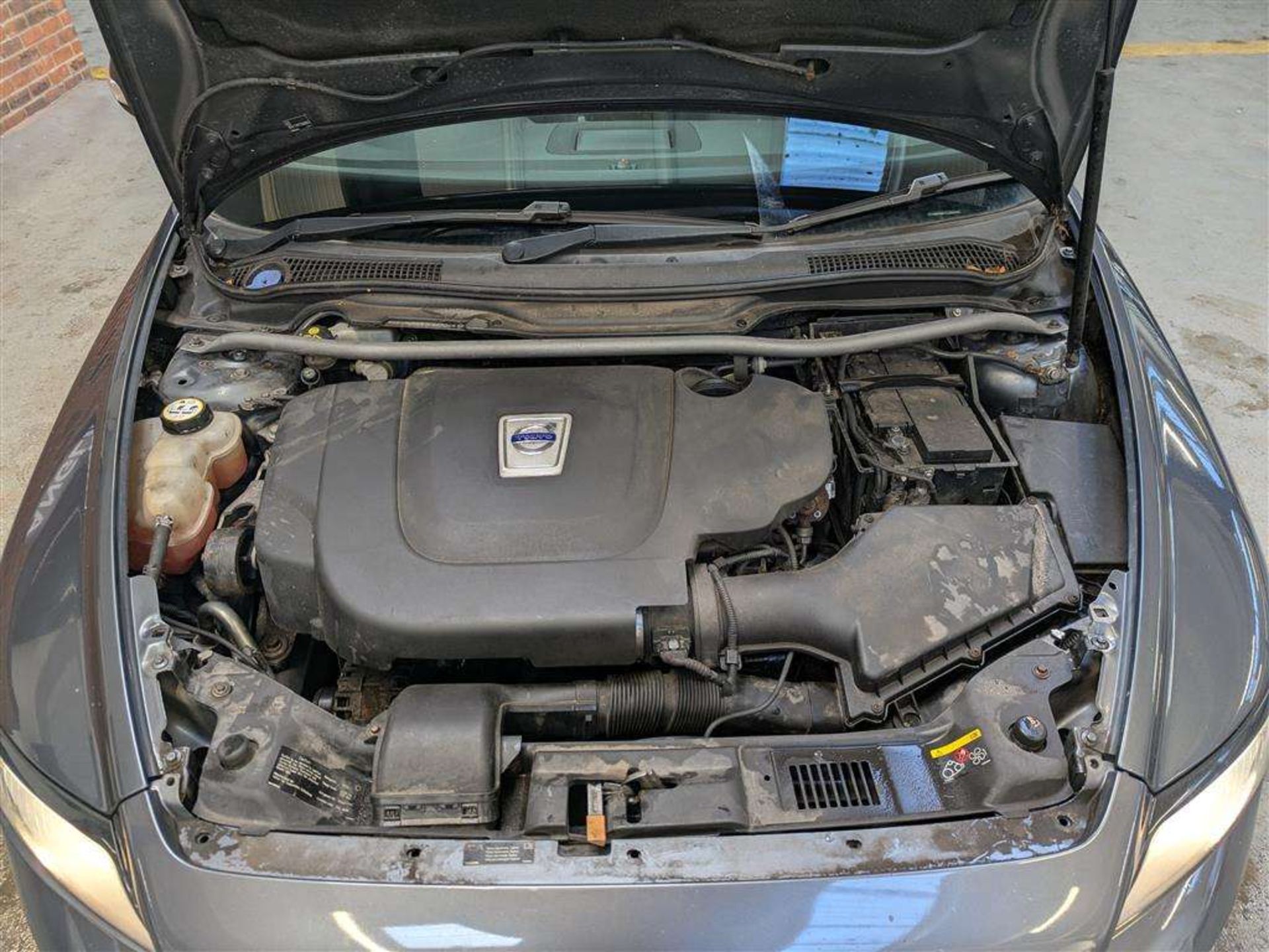 2011 VOLVO V50 SE LUX EDITION D3 - Image 23 of 29