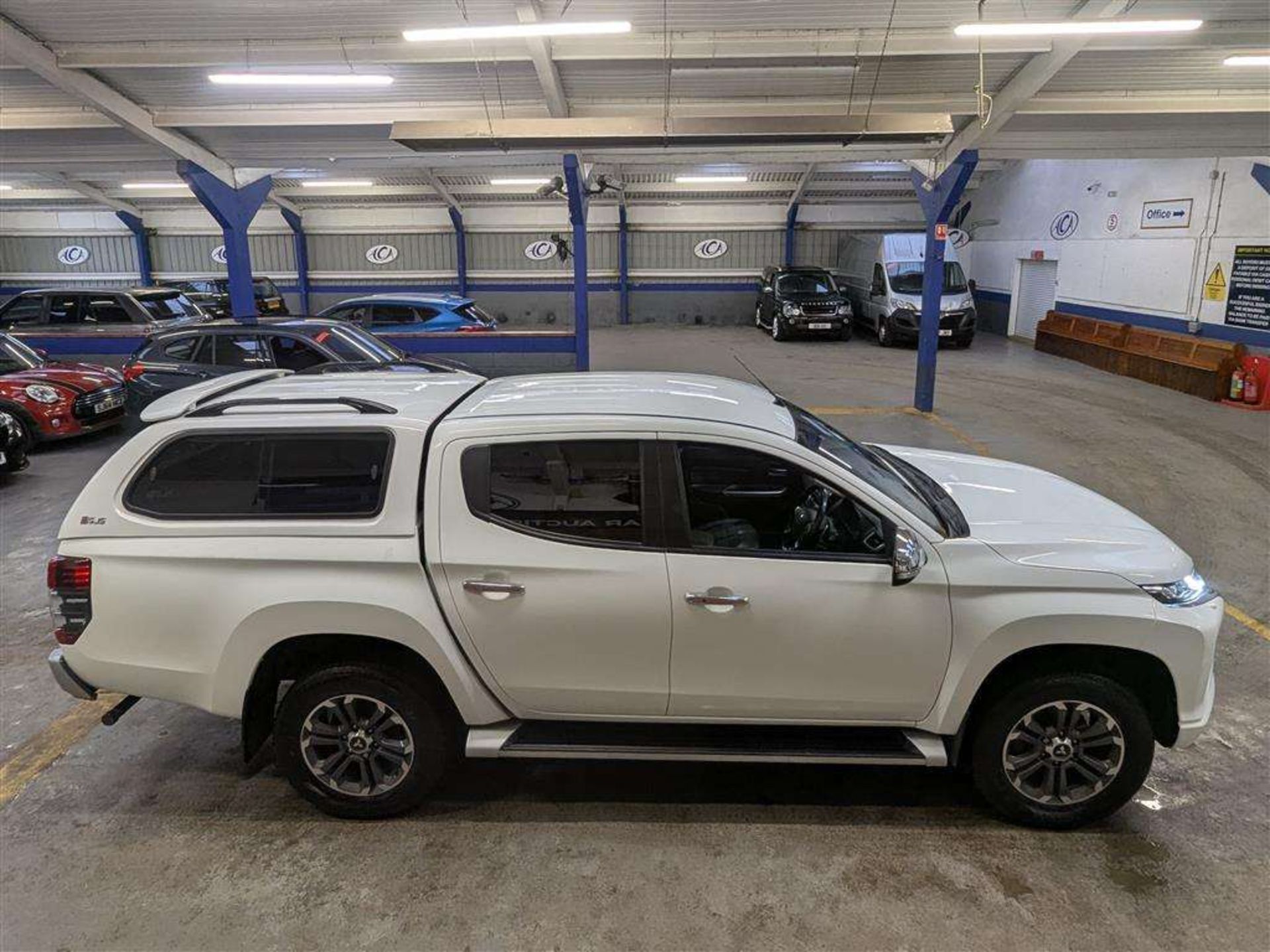 2019 MITSUBISHI L200 BARBARIAN X DI-D AUT - Image 29 of 30