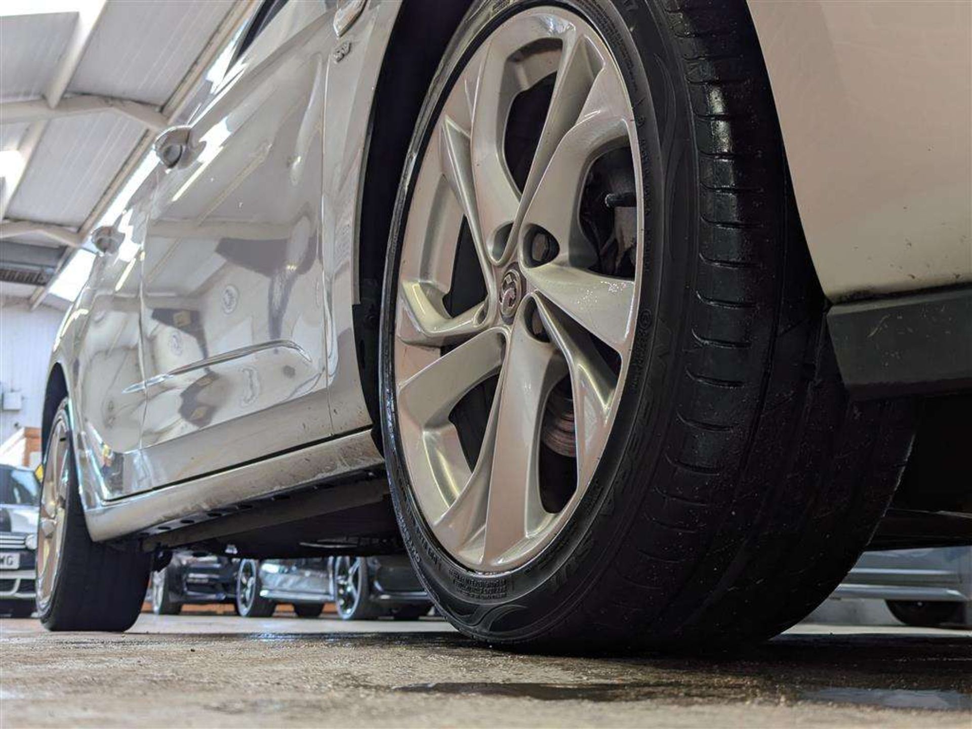 2017 VAUXHALL ASTRA SRI NAV TURBO - Image 11 of 28