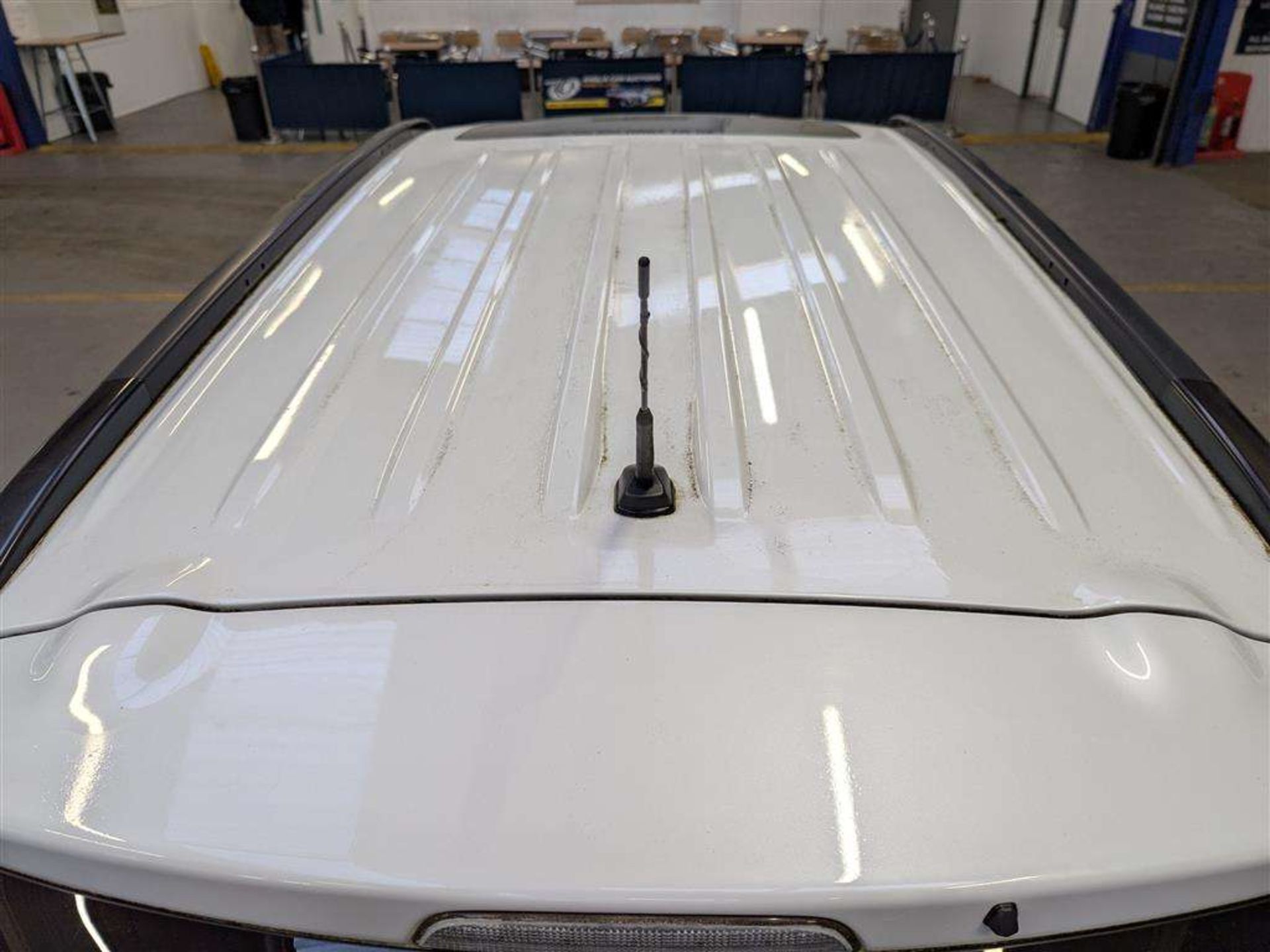 2015 MITSUBISHI OUTLANDER GX 4HS PHEV AUTO - Image 22 of 30