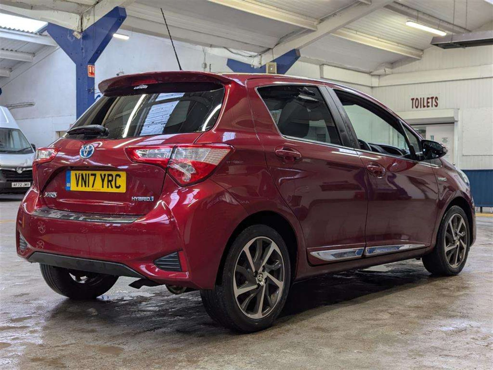 2017 TOYOTA YARIS EXCEL HYBRID VVT-I - Image 9 of 28