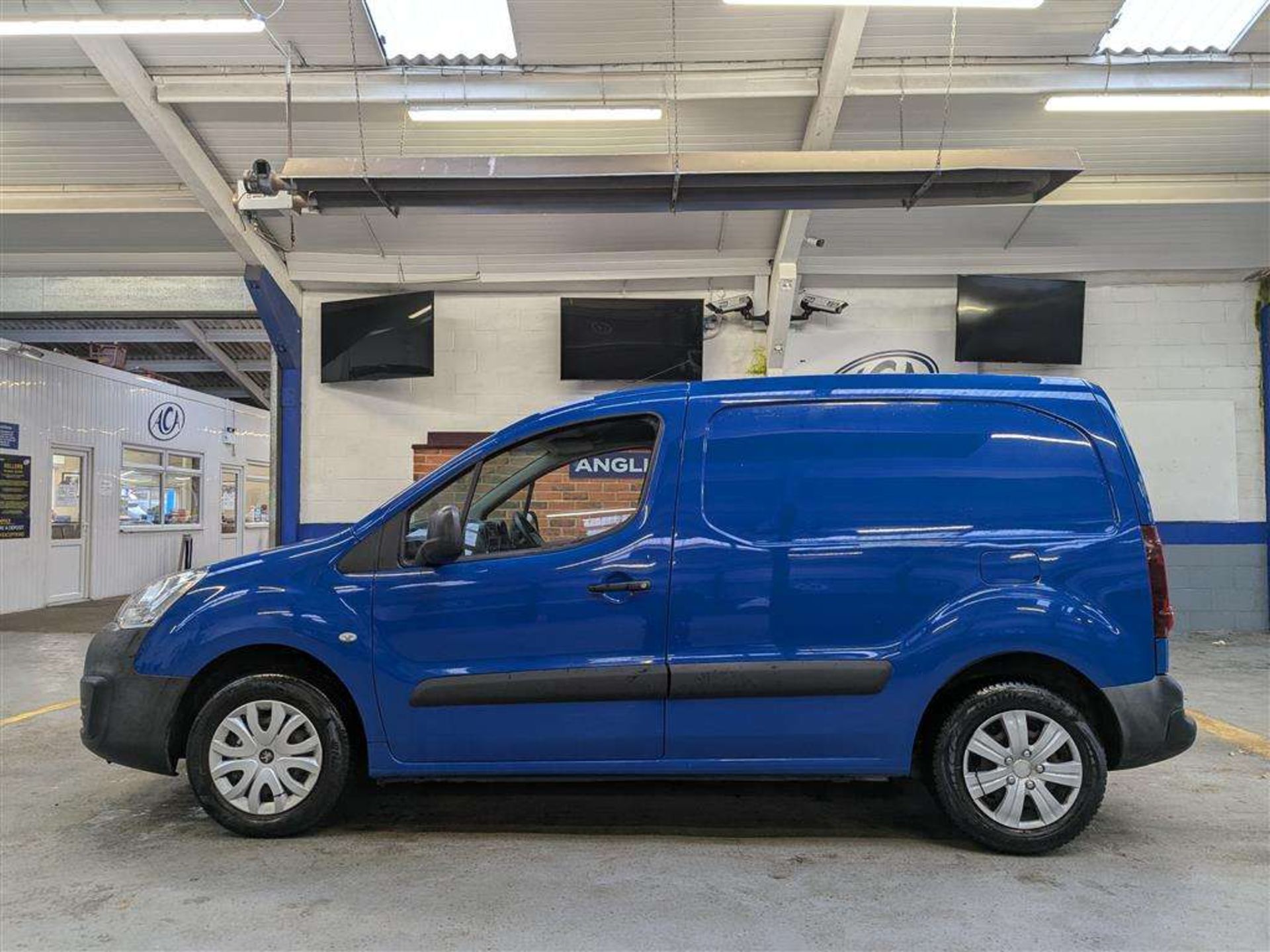 2017 PEUGEOT PARTNER S L1 BLUE HDI - Image 2 of 29