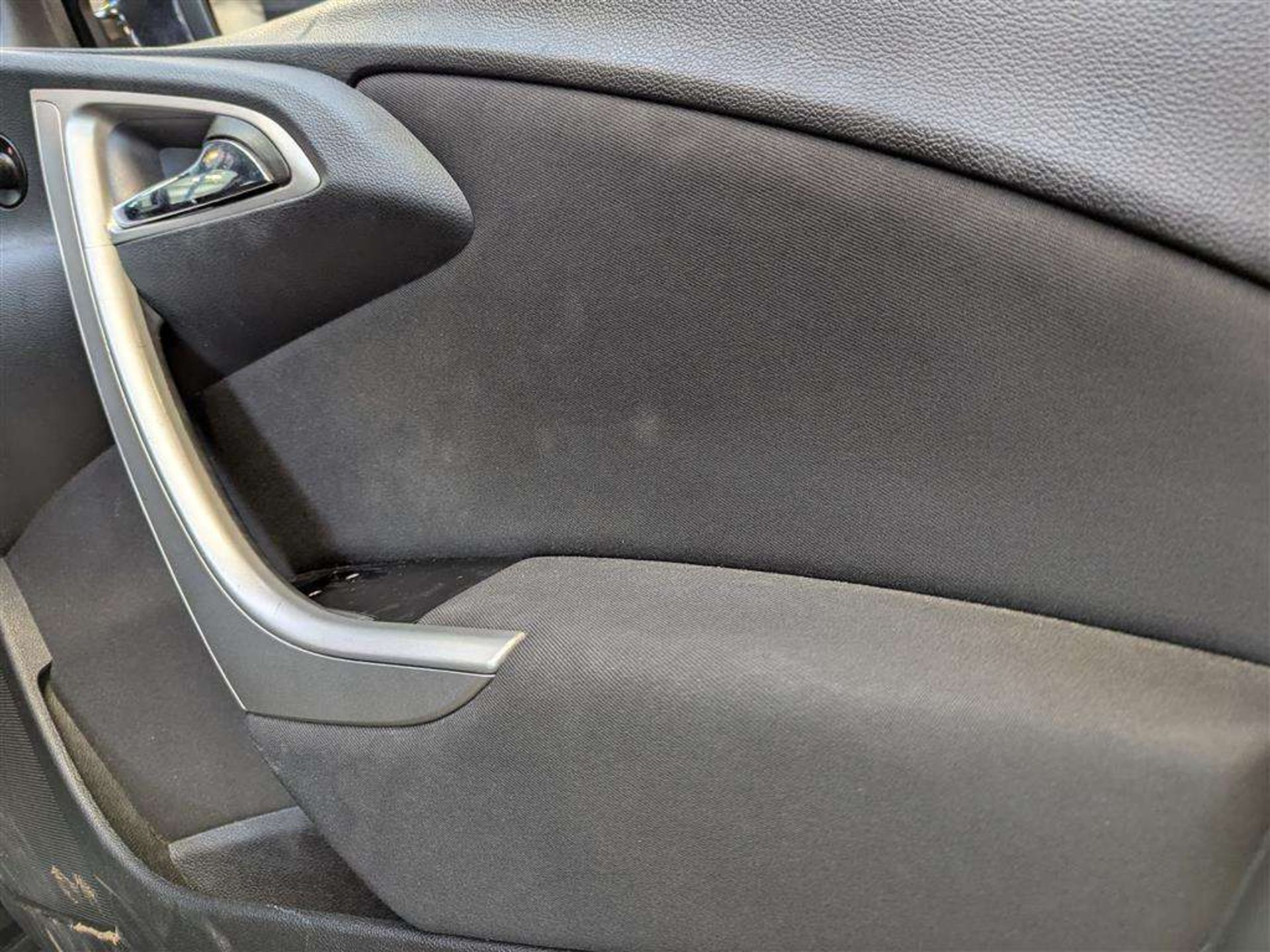 2010 VAUXHALL ASTRA EXCLUSIV 85 - Image 32 of 49