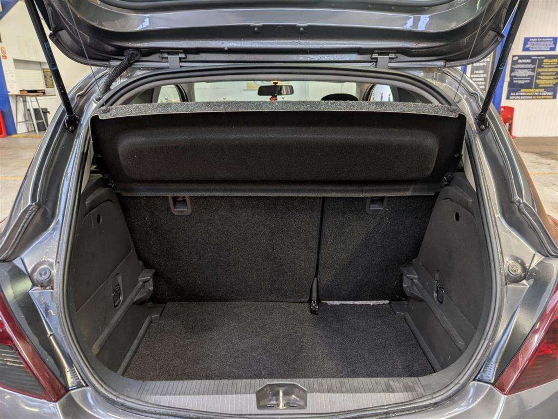 2011 VAUXHALL CORSA SXI - Image 8 of 29