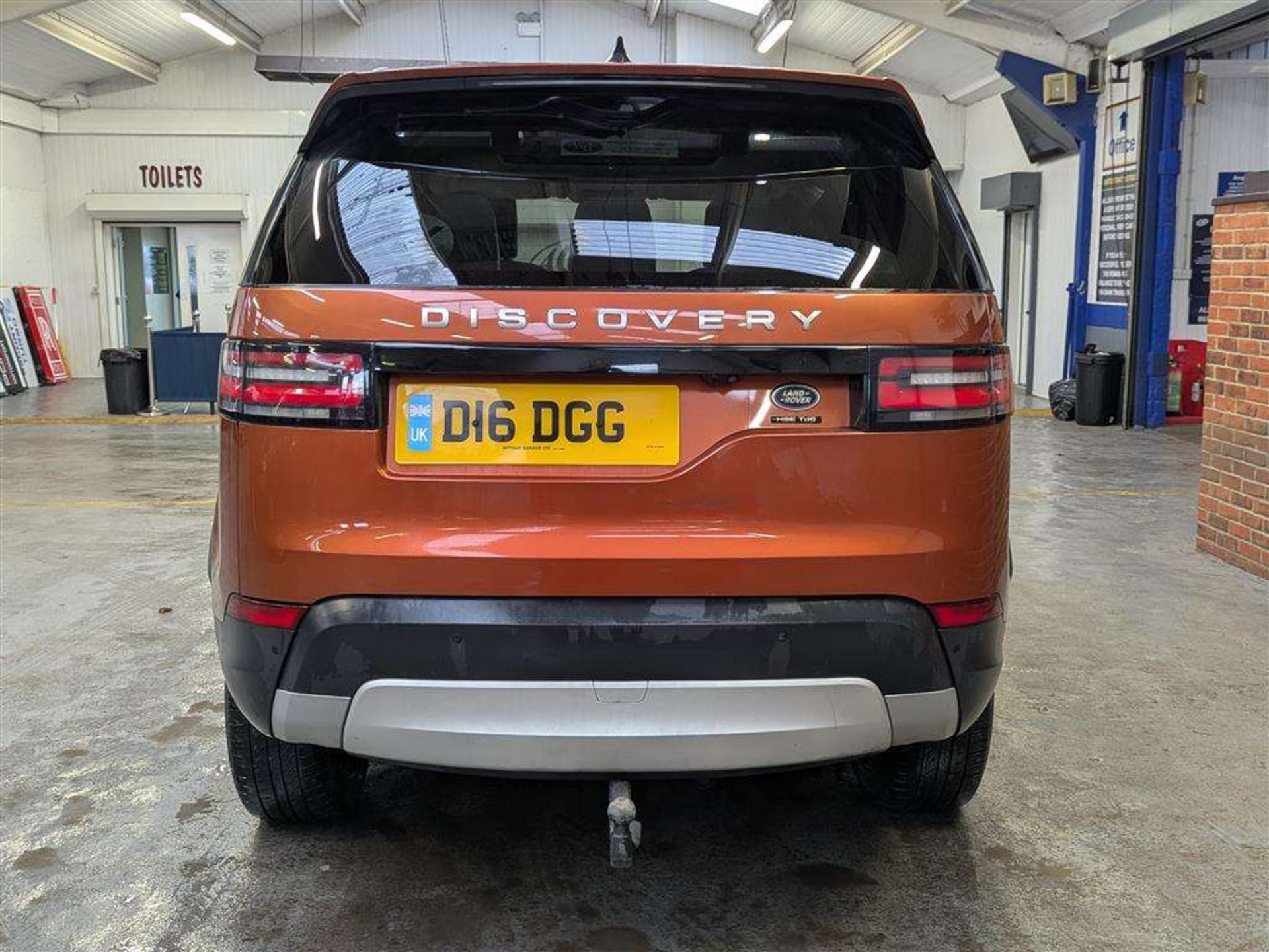 2016 LAND ROVER DISCOVERY LUXURY HSE TD6 - Image 3 of 46