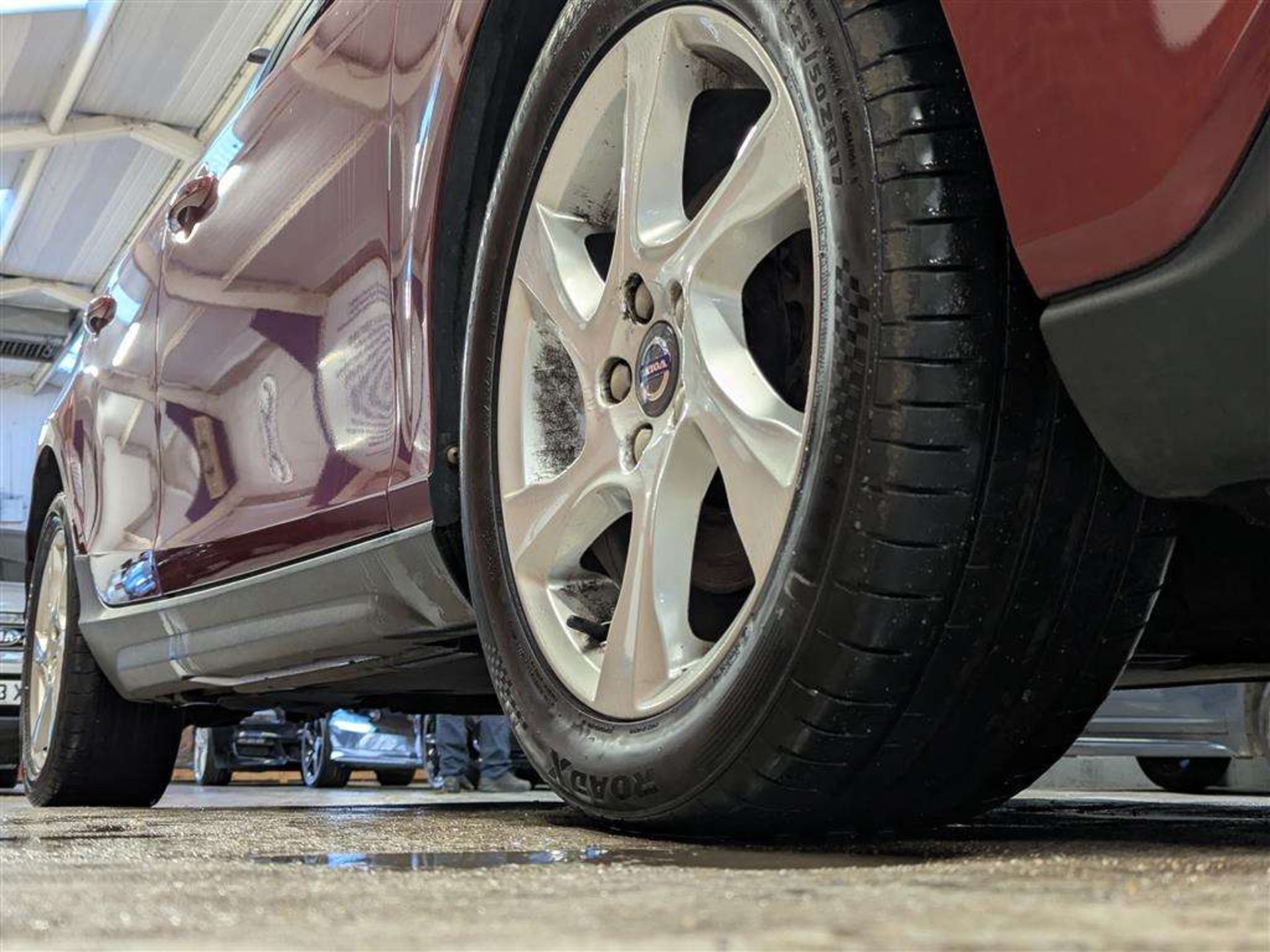 2015 VOLVO V40 CROSS COUNTRY LUX NAV - Image 17 of 30