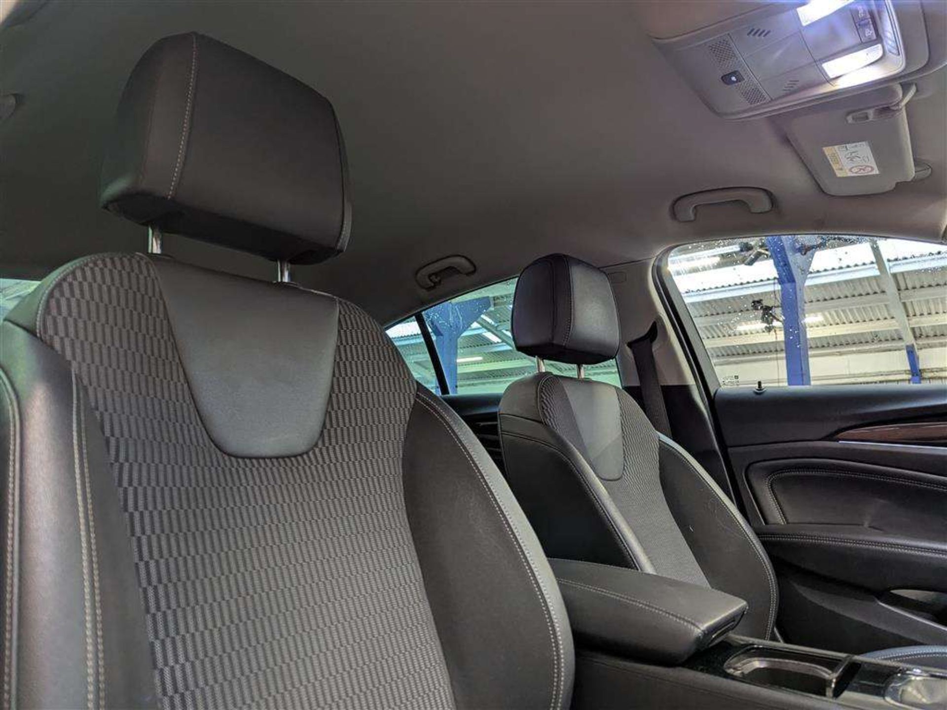 2018 VAUXHALL INSIGNIA SRI TURBO - Image 9 of 53