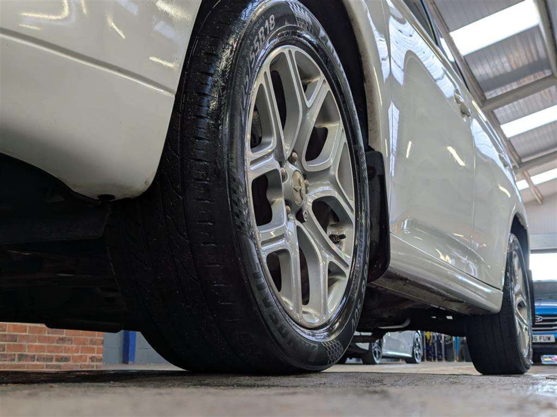 2015 MITSUBISHI OUTLANDER GX 4HS PHEV AUTO - Image 11 of 30