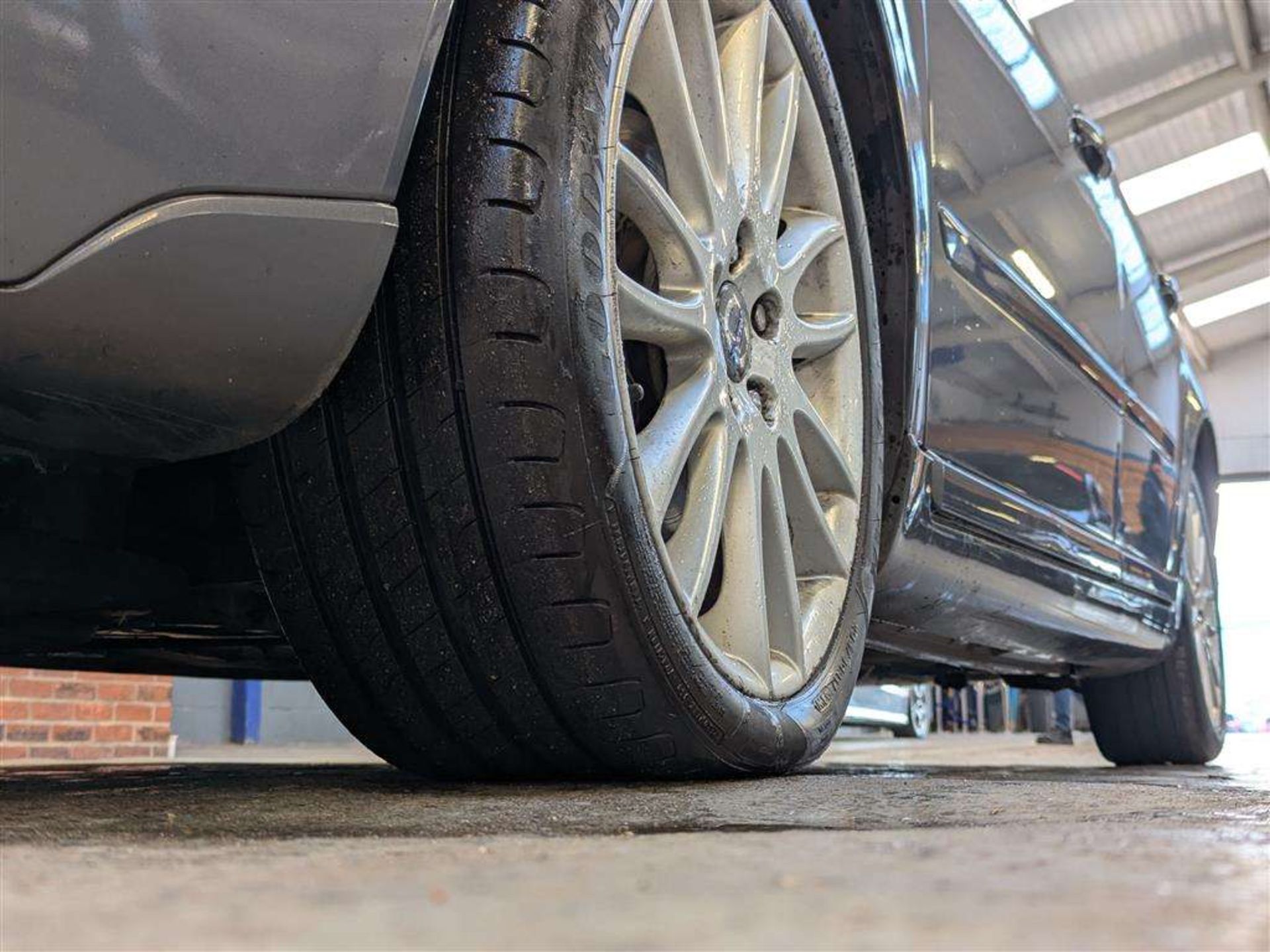 2011 VOLVO V50 SE LUX EDITION D3 - Image 16 of 29