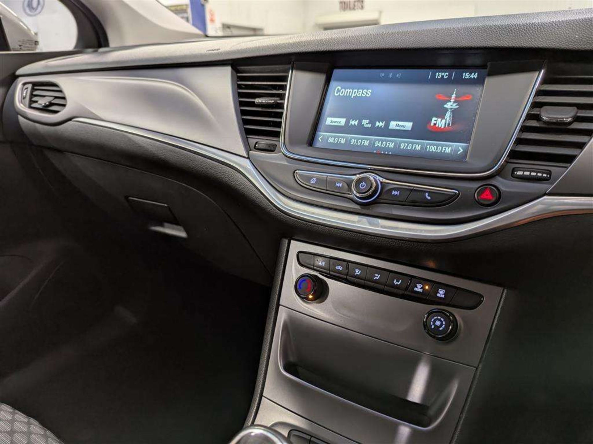 2016 VAUXHALL ASTRA DESIGN - Image 13 of 28