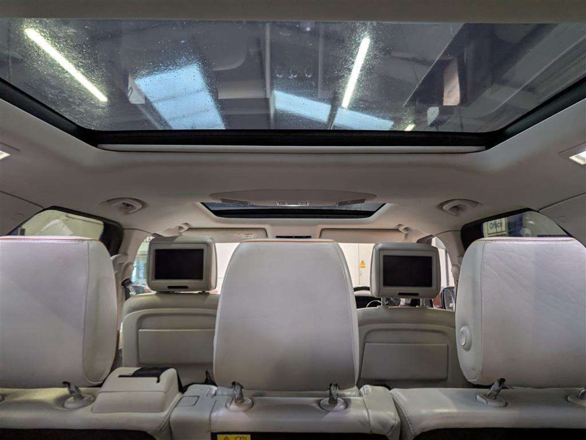 2016 LAND ROVER DISCOVERY LUXURY HSE TD6 - Image 24 of 46