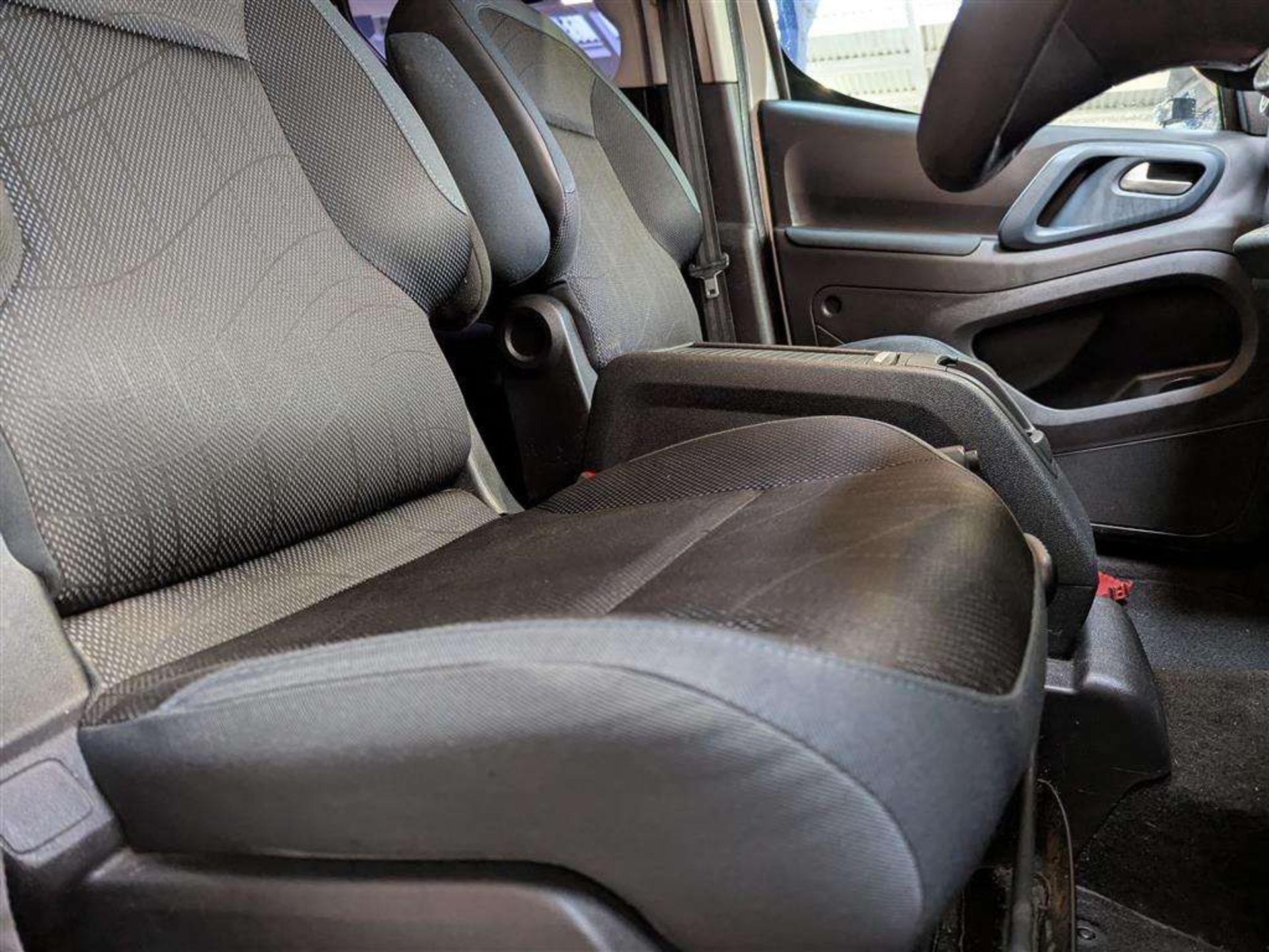 2011 PEUGEOT PARTNER TEPEE S E-HDI S-A - Image 10 of 29