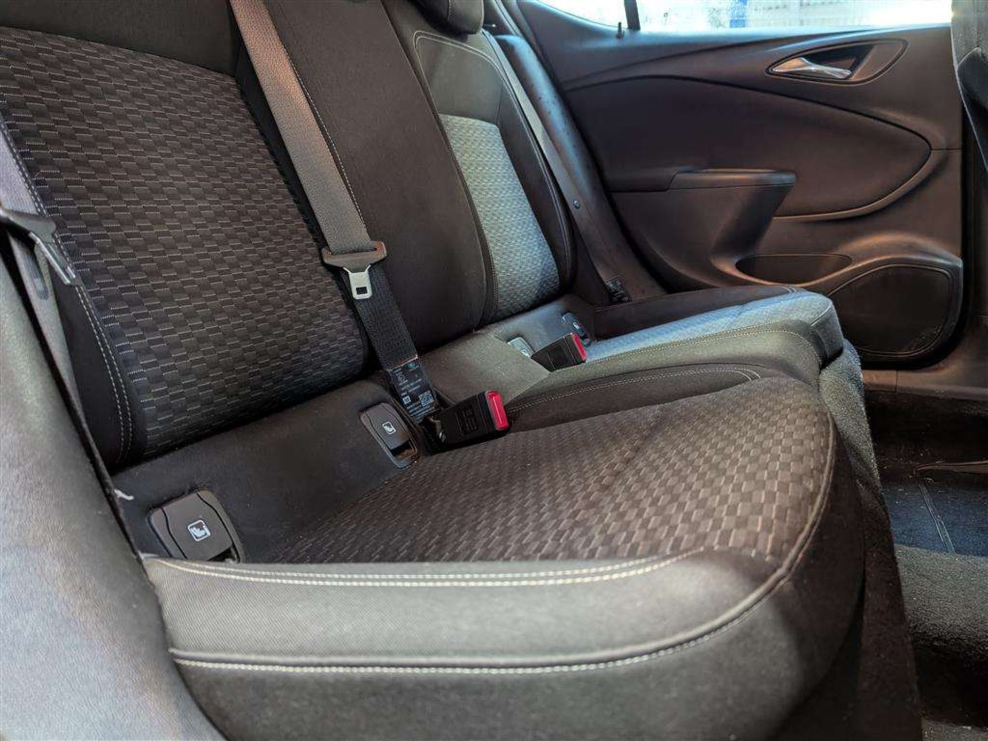 2017 VAUXHALL ASTRA SRI - Image 16 of 27