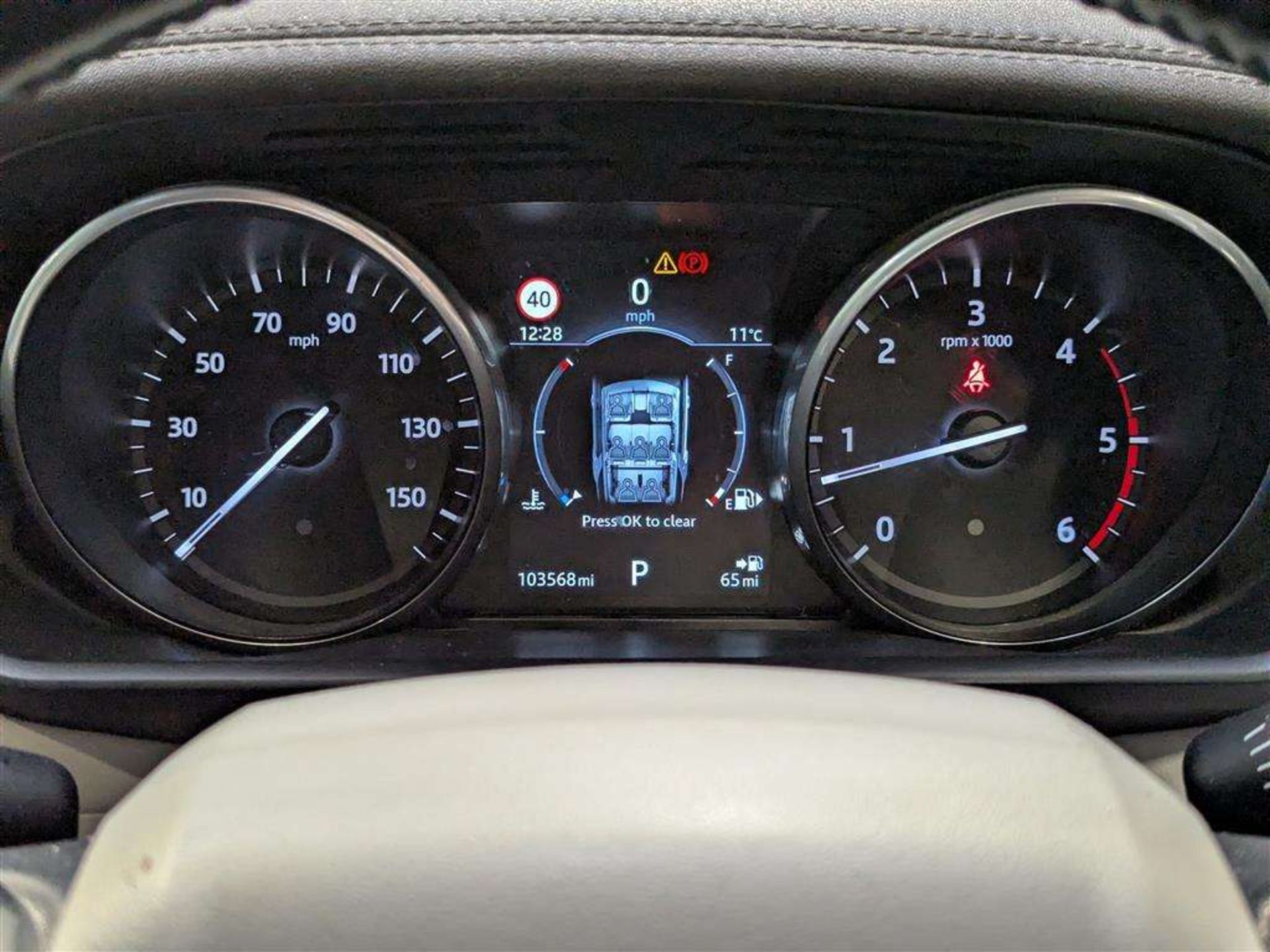 2016 LAND ROVER DISCOVERY LUXURY HSE TD6 - Image 44 of 46