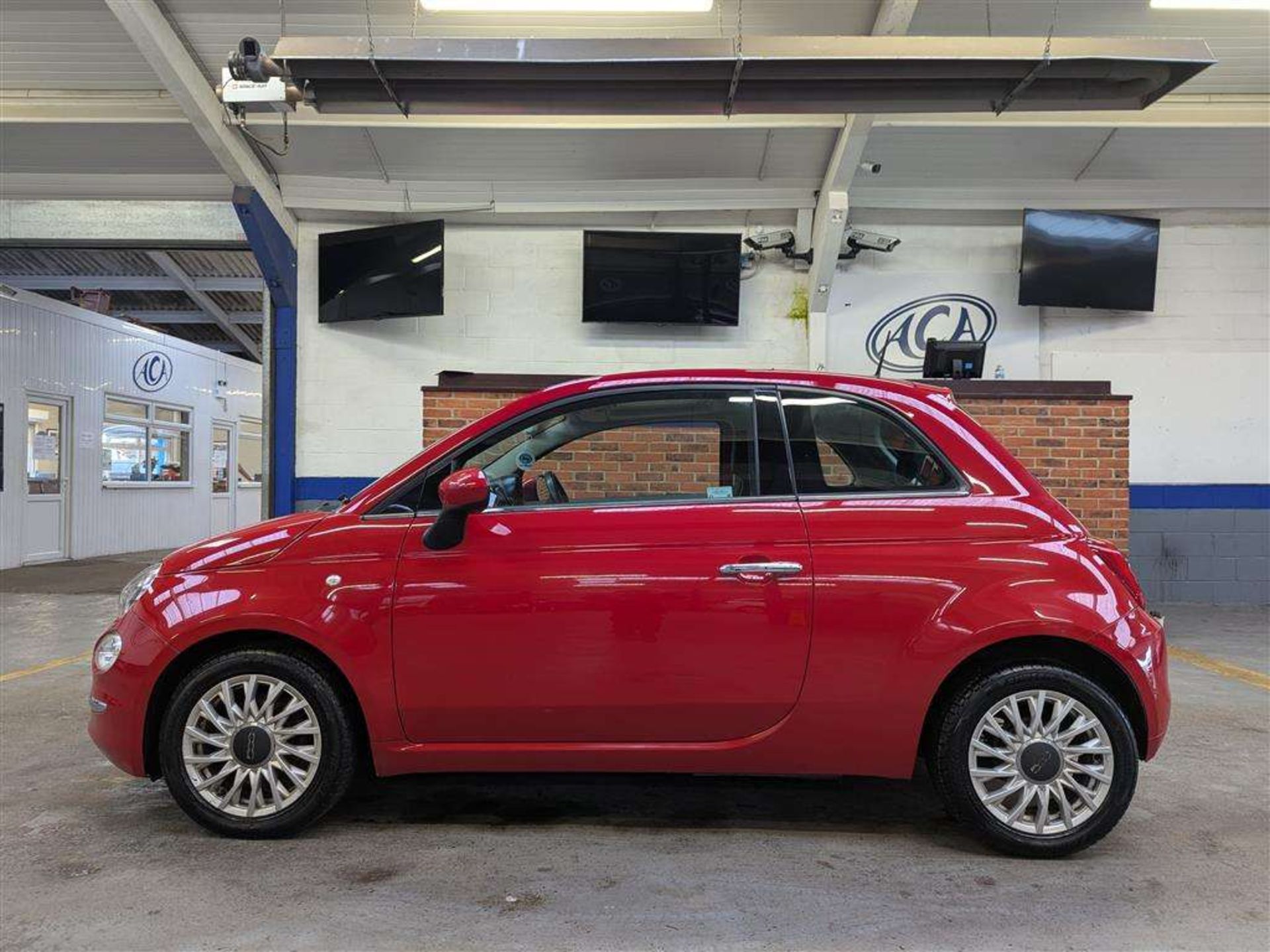 2016 FIAT 500 LOUNGE - Image 2 of 28