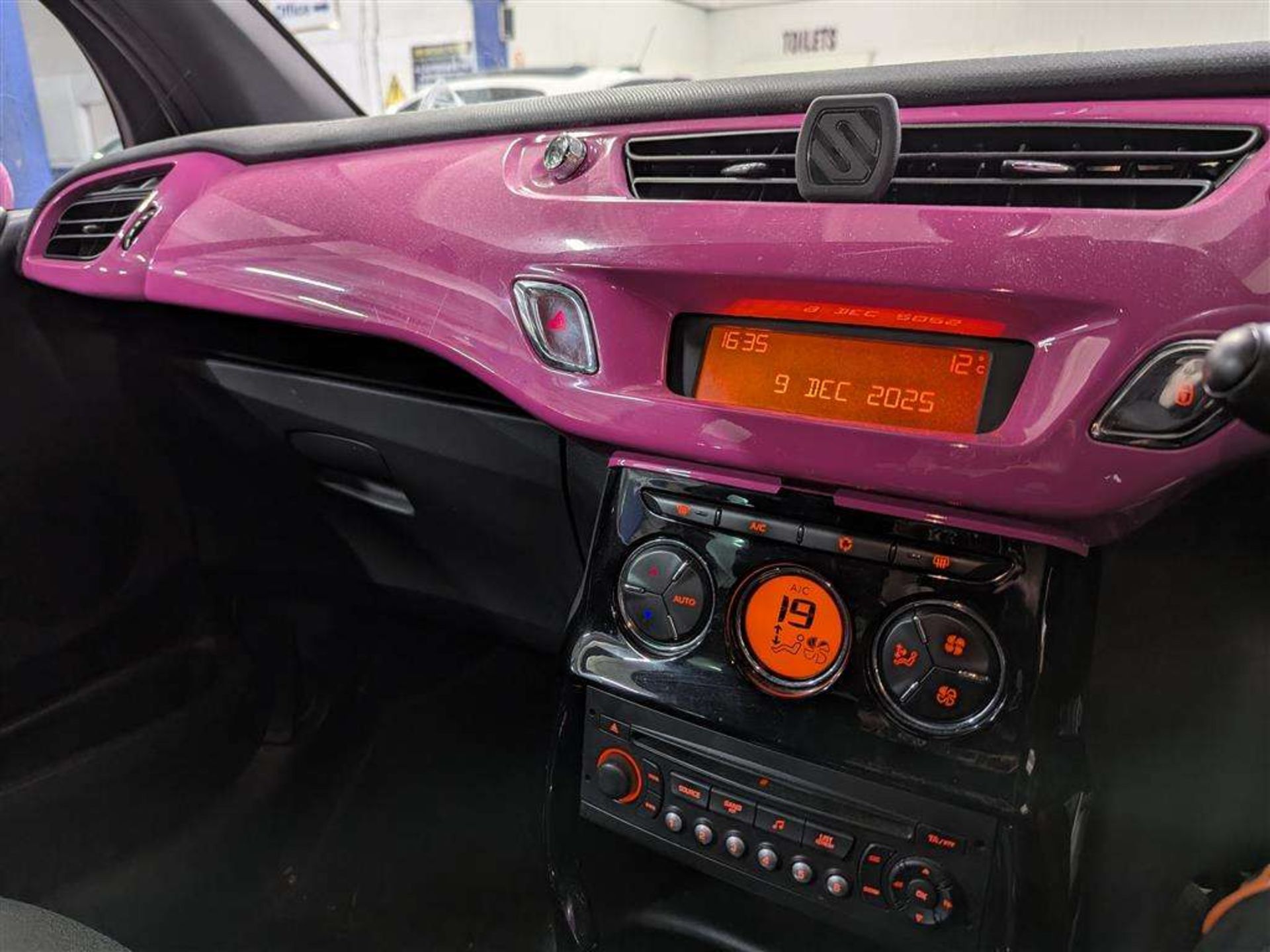 2012 CITROEN DS3 DSTYLE E-HDI - Image 17 of 29