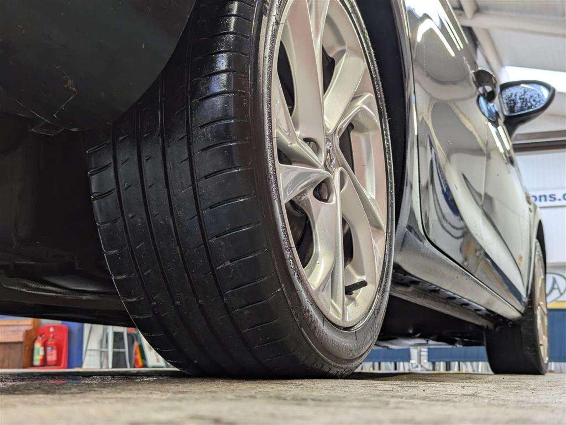 2017 VAUXHALL ASTRA SRI - Image 13 of 27