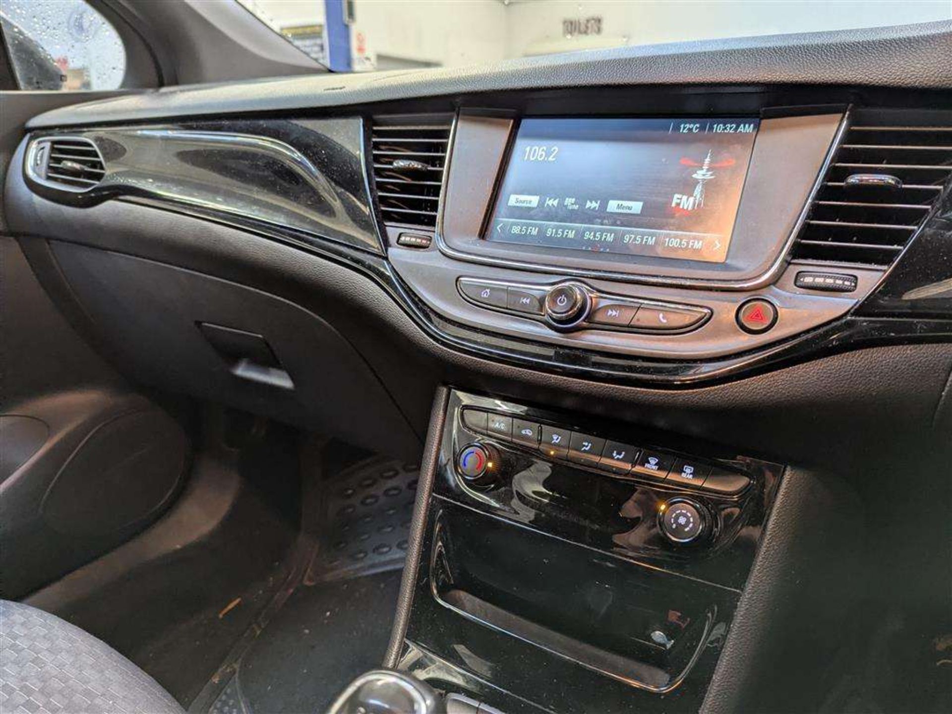 2017 VAUXHALL ASTRA SRI - Image 18 of 27