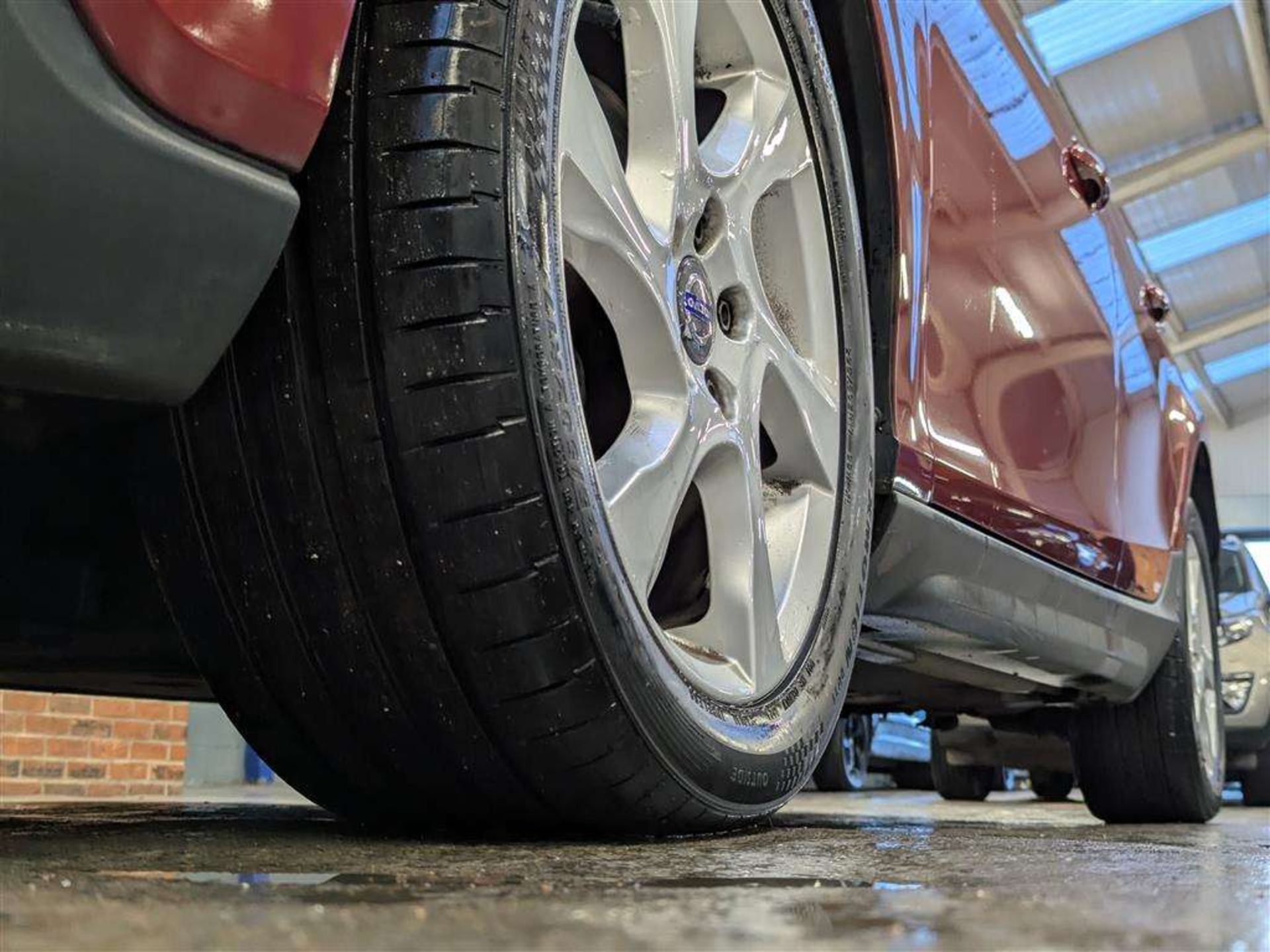 2015 VOLVO V40 CROSS COUNTRY LUX NAV - Image 15 of 30