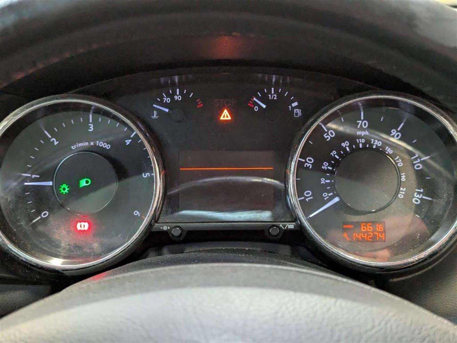 2011 PEUGEOT 3008 EXCLUSIVE HDI - Image 28 of 30