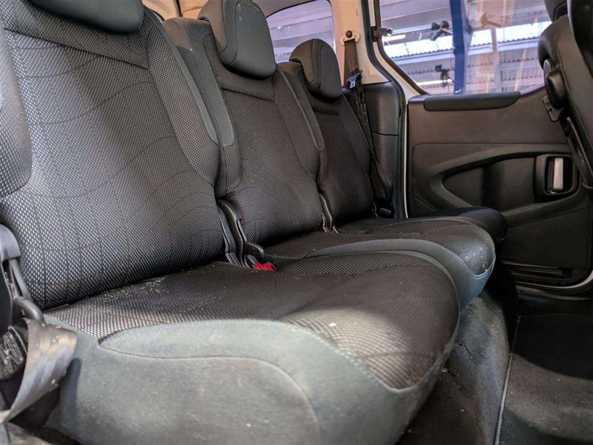 2011 PEUGEOT PARTNER TEPEE S E-HDI S-A - Image 11 of 29