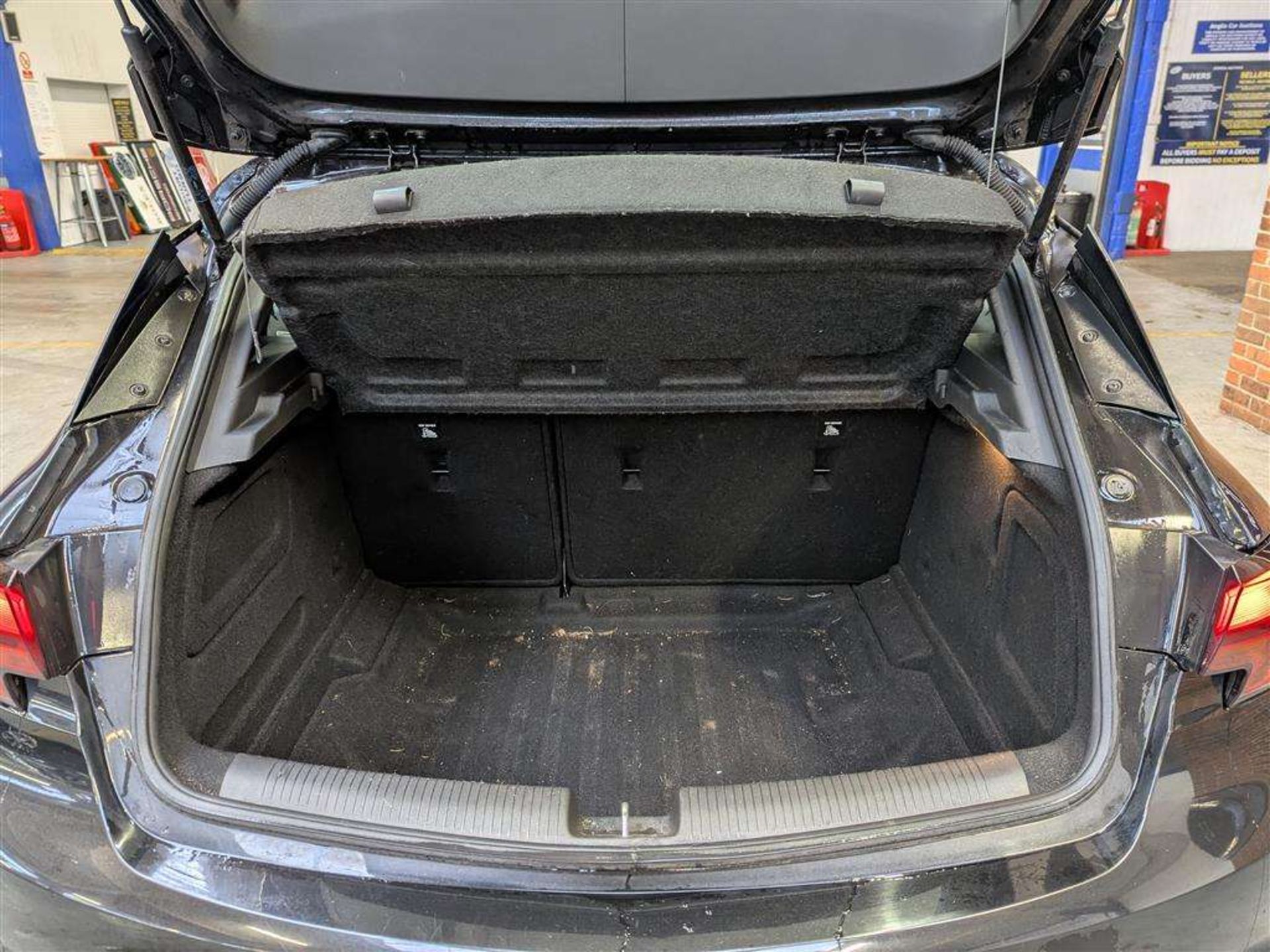 2017 VAUXHALL ASTRA SRI - Image 9 of 27