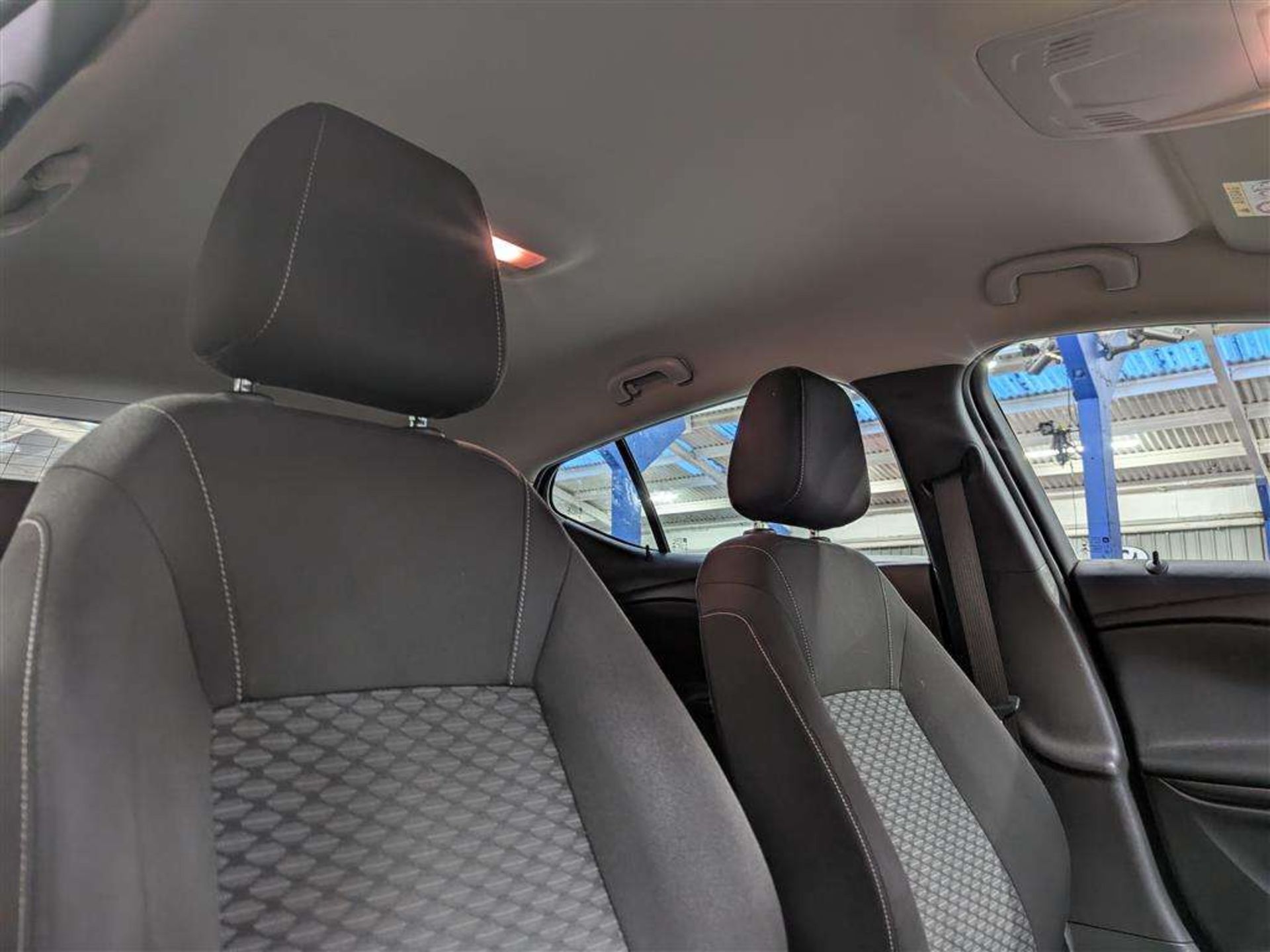 2016 VAUXHALL ASTRA DESIGN - Image 9 of 28