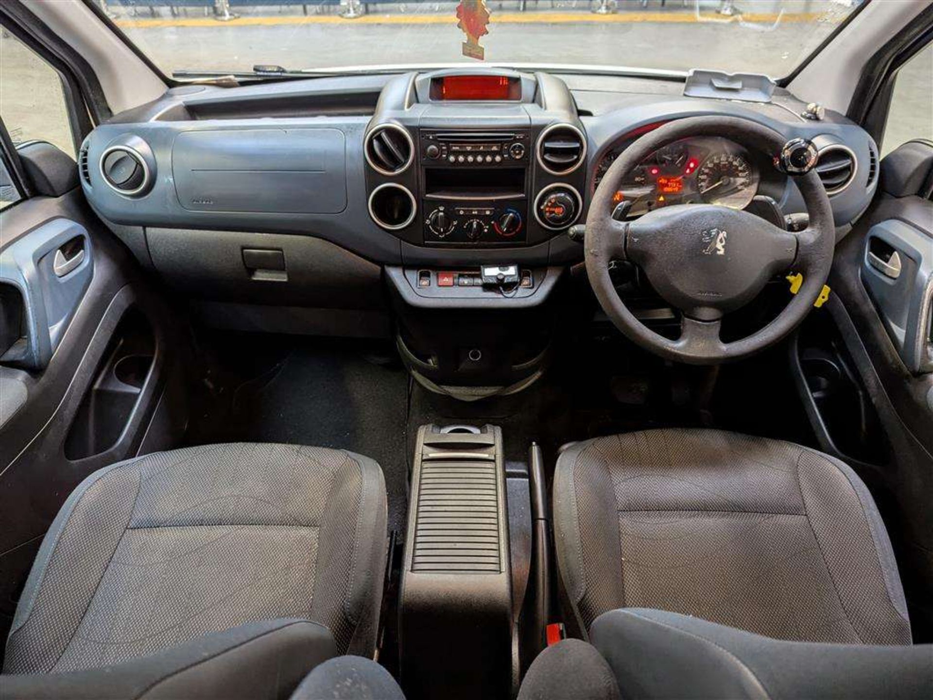 2011 PEUGEOT PARTNER TEPEE S E-HDI S-A - Image 7 of 29