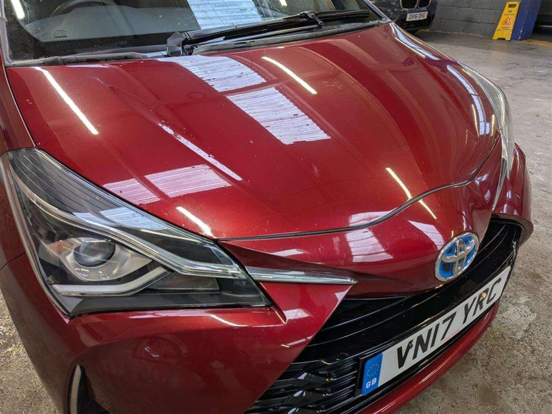 2017 TOYOTA YARIS EXCEL HYBRID VVT-I - Image 24 of 28