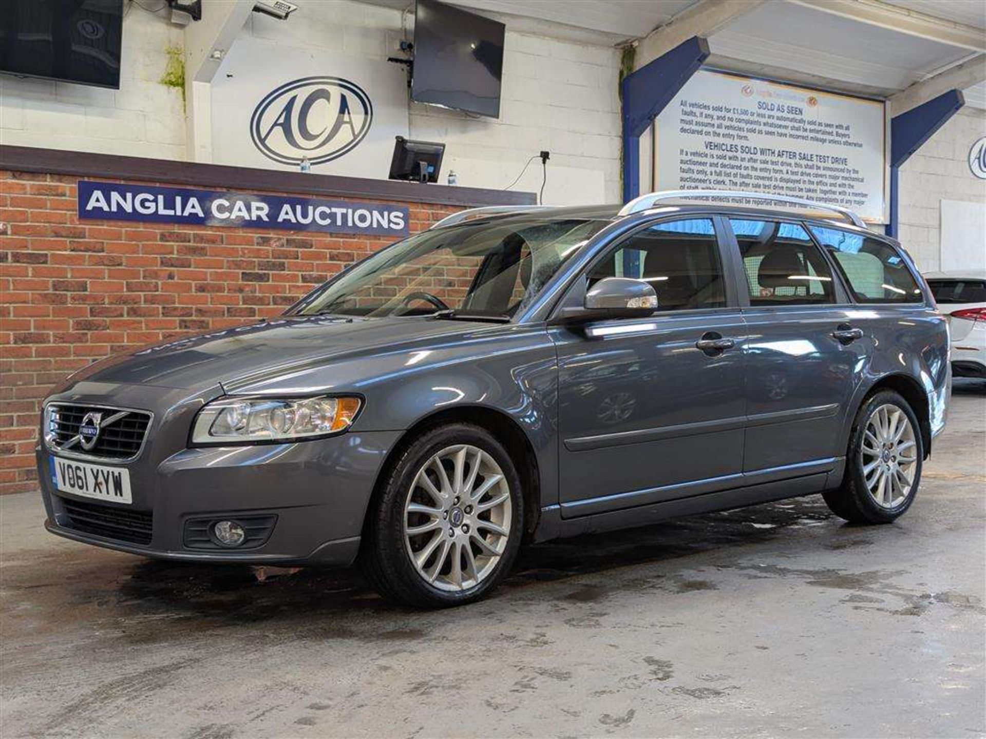 2011 VOLVO V50 SE LUX EDITION D3