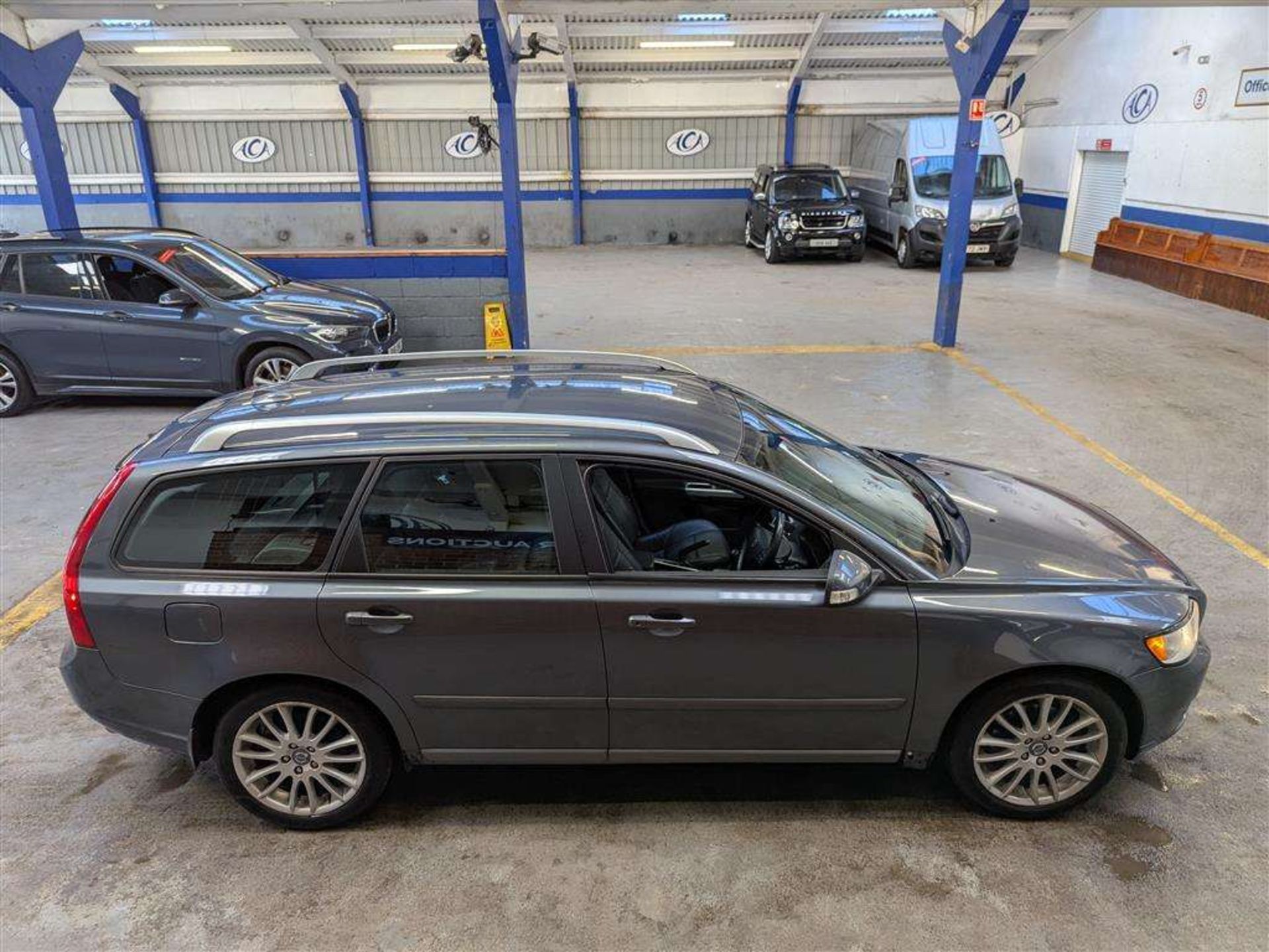 2011 VOLVO V50 SE LUX EDITION D3 - Image 28 of 29