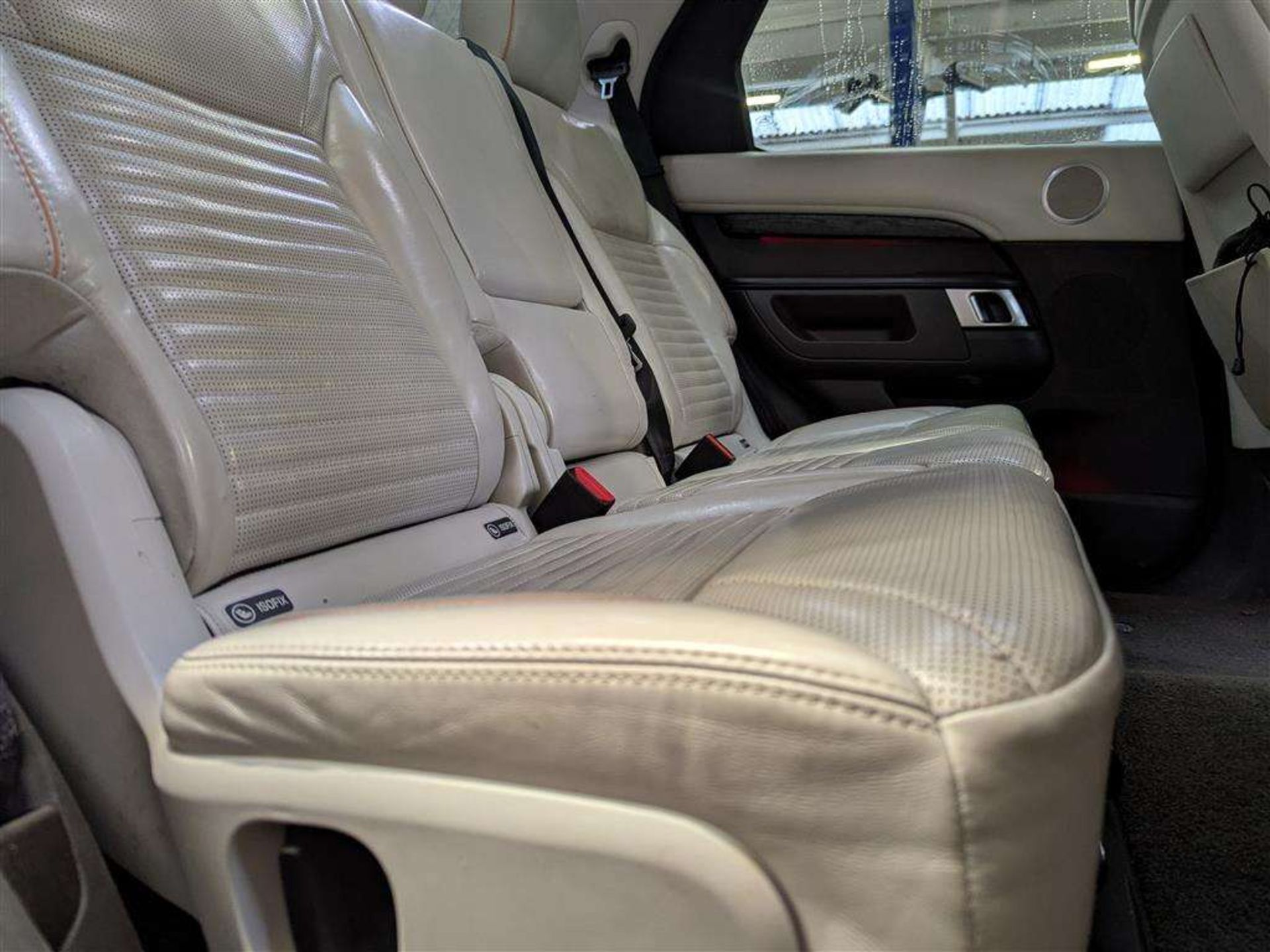 2016 LAND ROVER DISCOVERY LUXURY HSE TD6 - Image 35 of 46