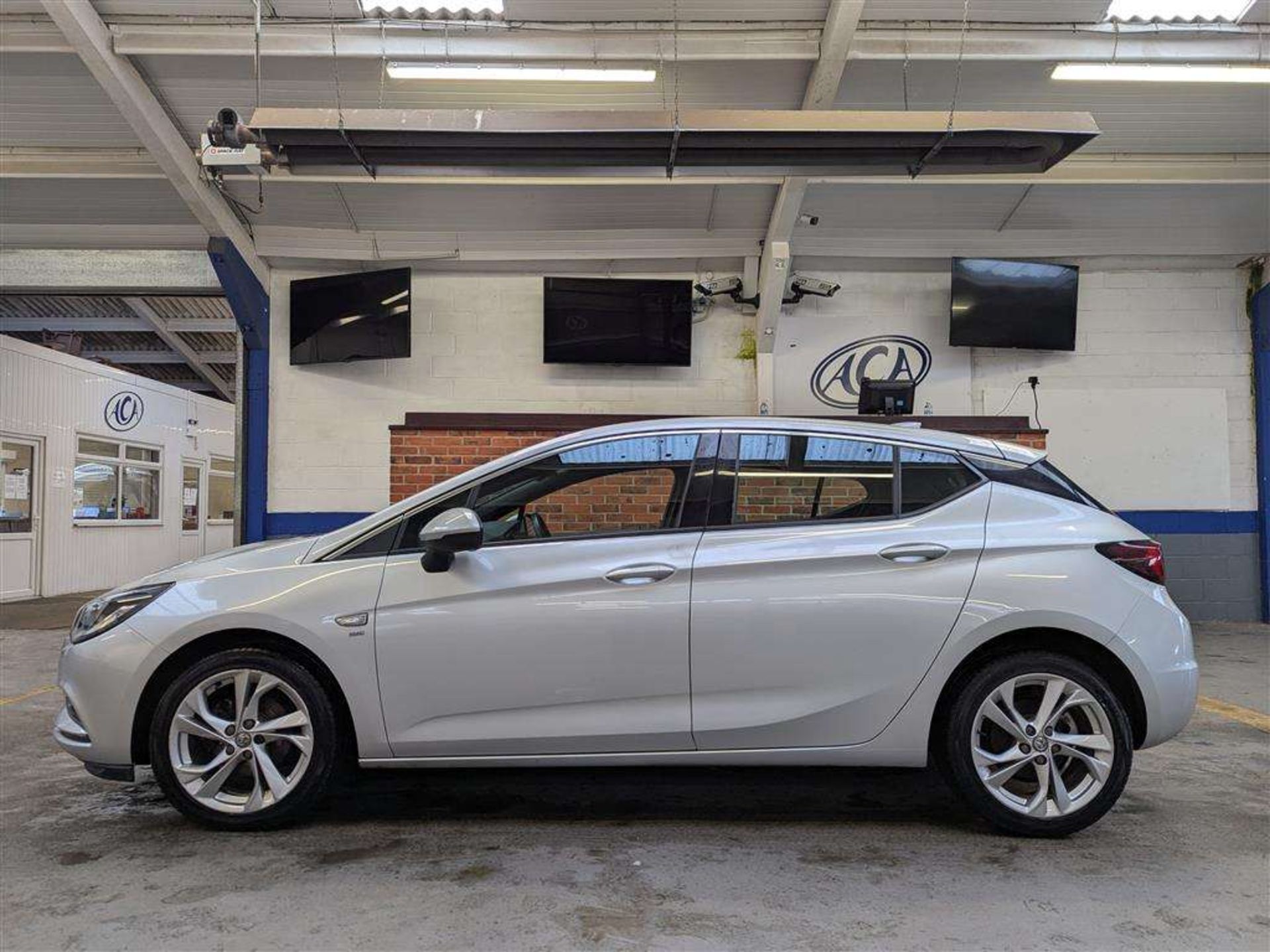 2017 VAUXHALL ASTRA SRI NAV TURBO - Image 2 of 28