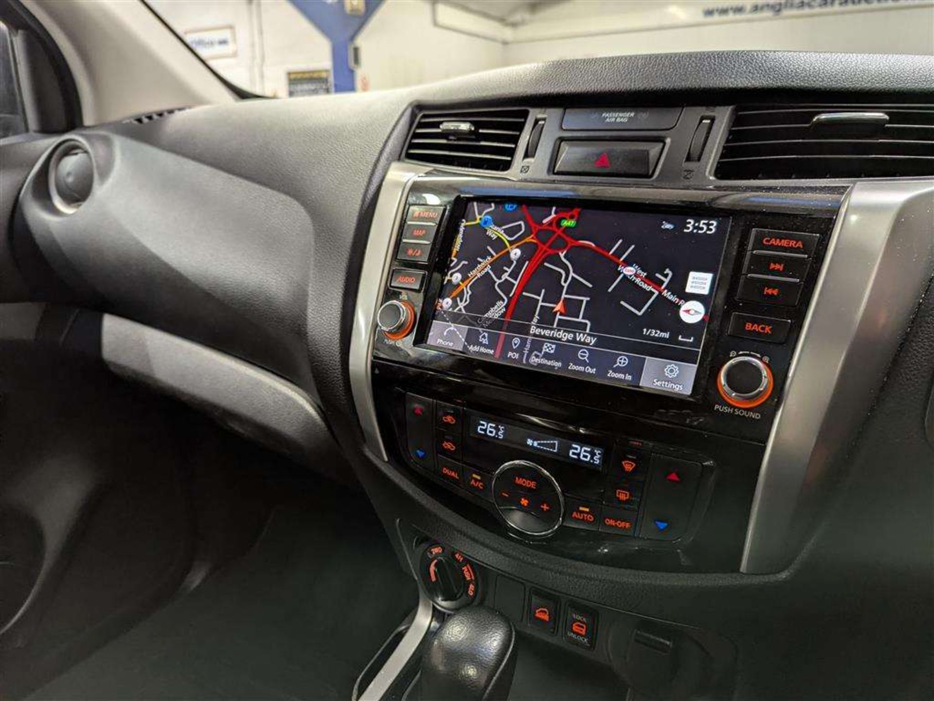 2019 NISSAN NAVARA N-GUARD DCI AUTO - Image 18 of 30