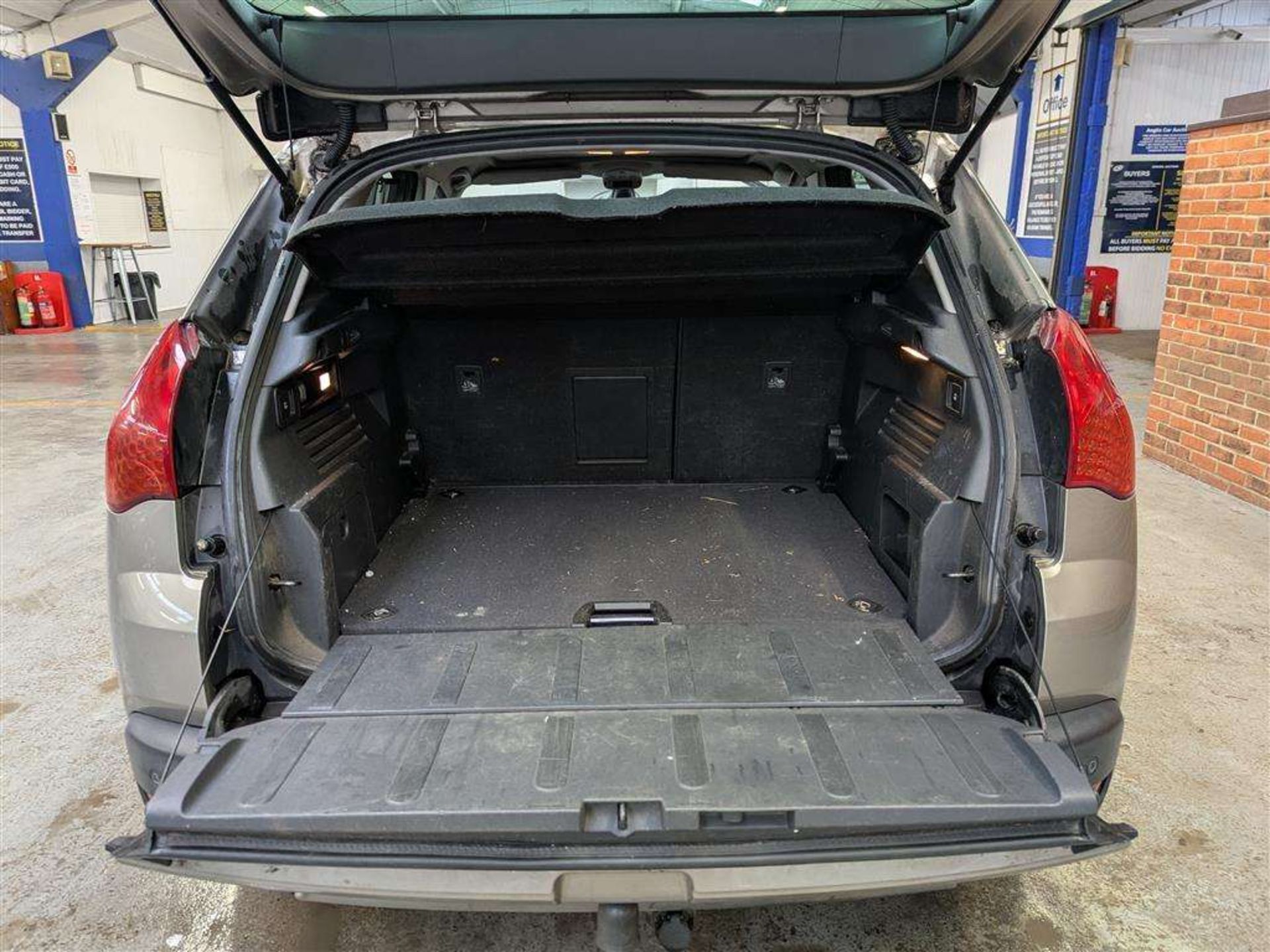 2011 PEUGEOT 3008 EXCLUSIVE HDI - Image 9 of 30