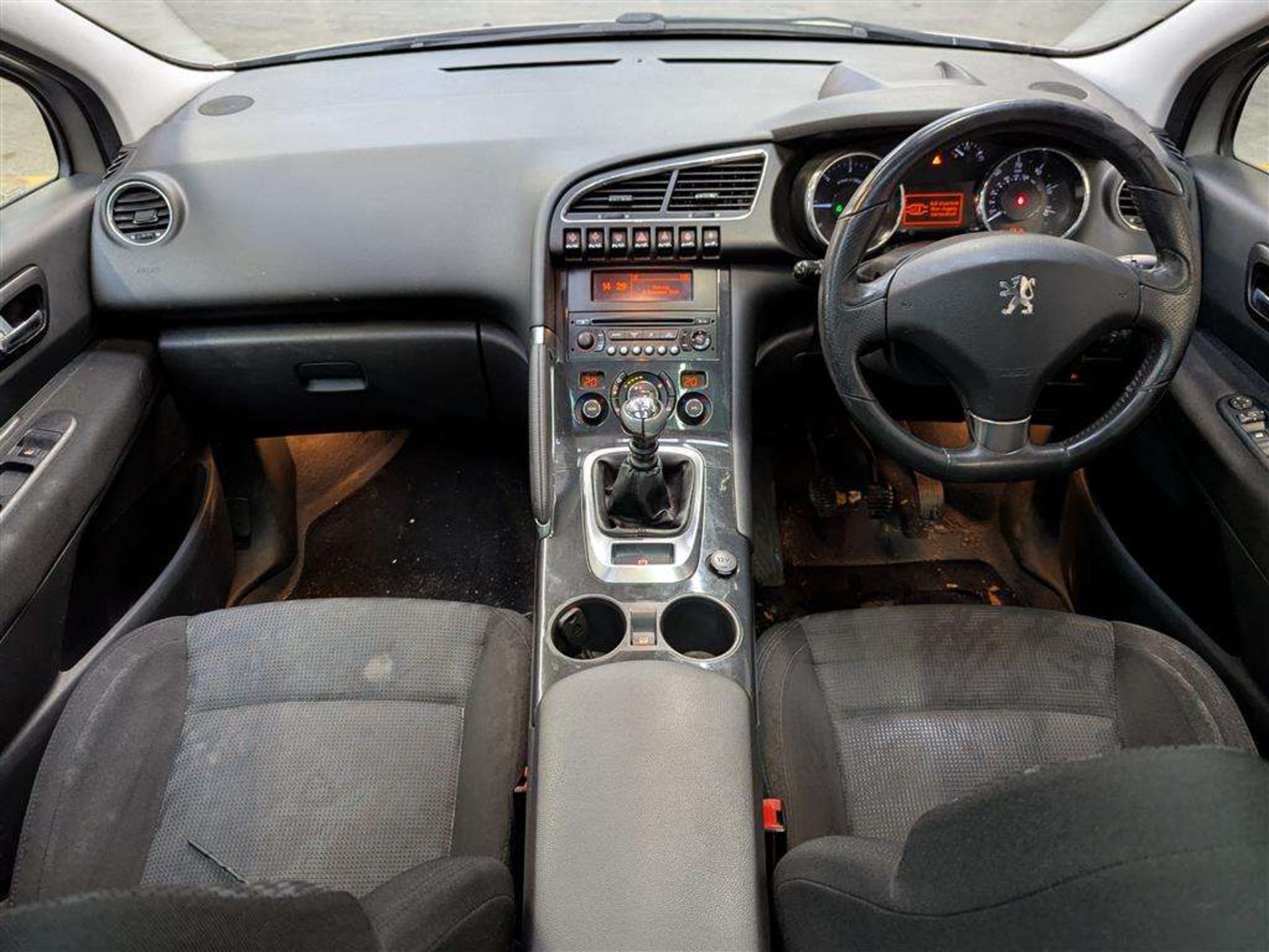 2011 PEUGEOT 3008 EXCLUSIVE HDI - Image 7 of 30