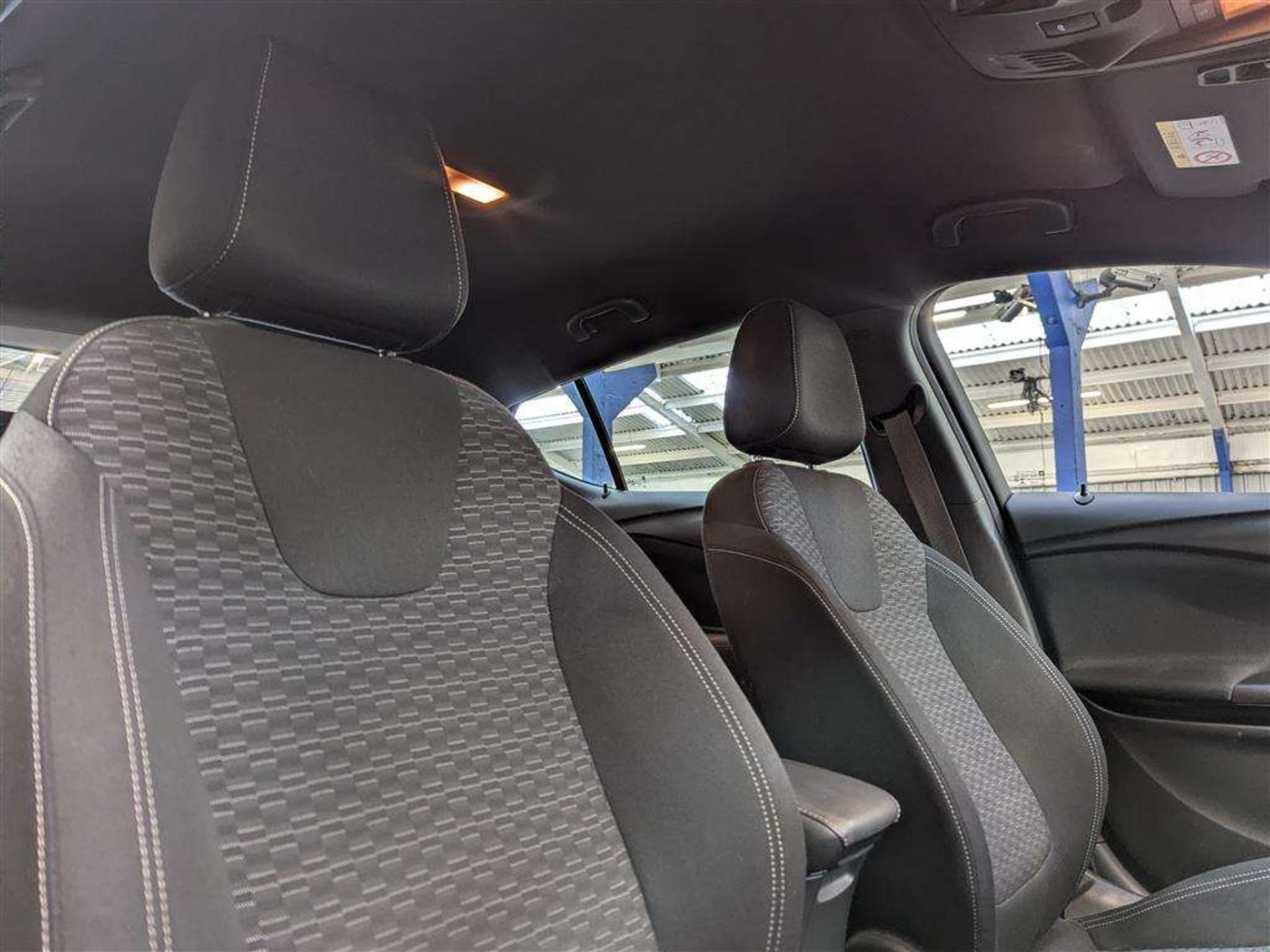 2017 VAUXHALL ASTRA SRI NAV TURBO - Image 14 of 28