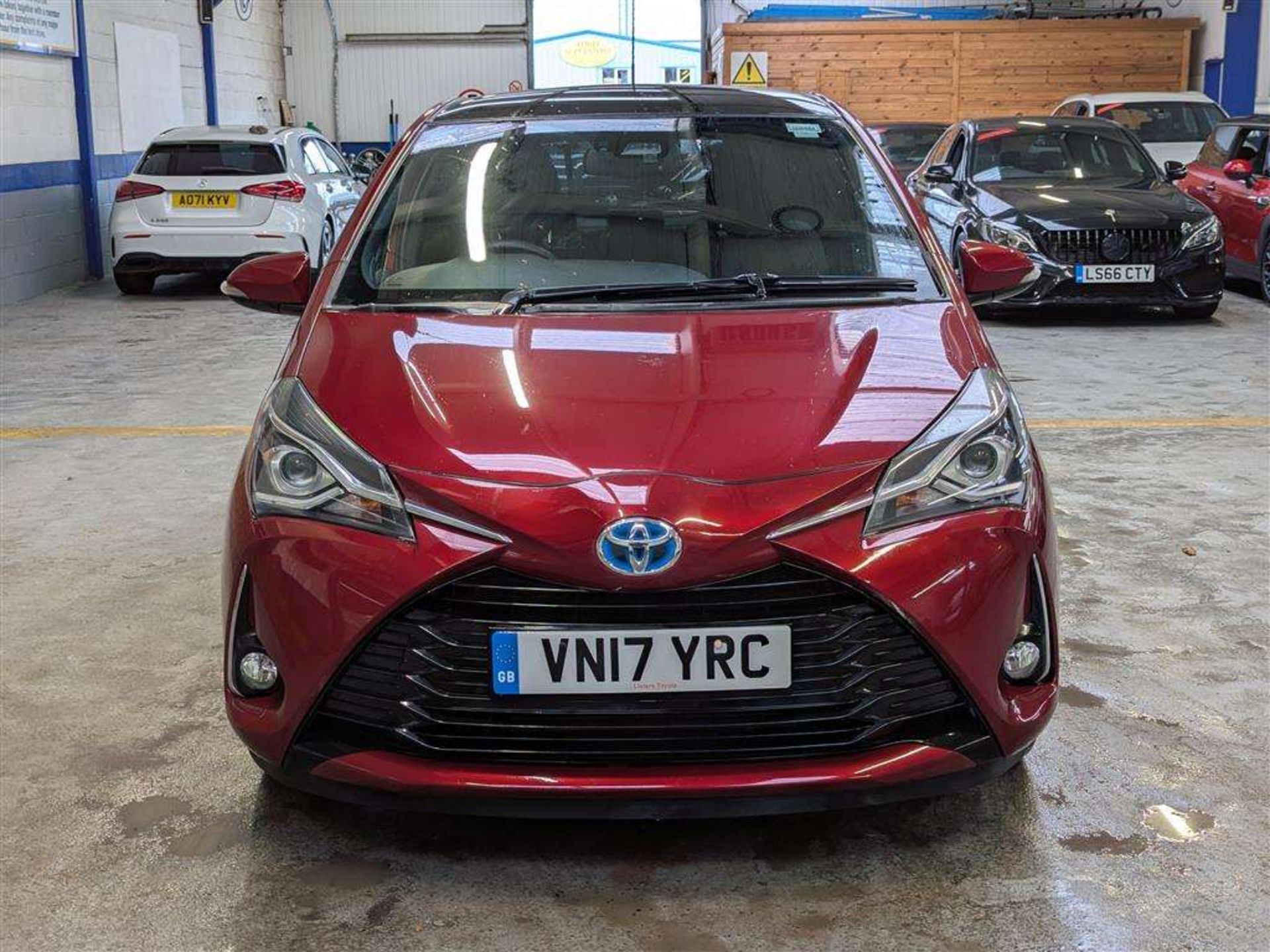 2017 TOYOTA YARIS EXCEL HYBRID VVT-I - Image 28 of 28