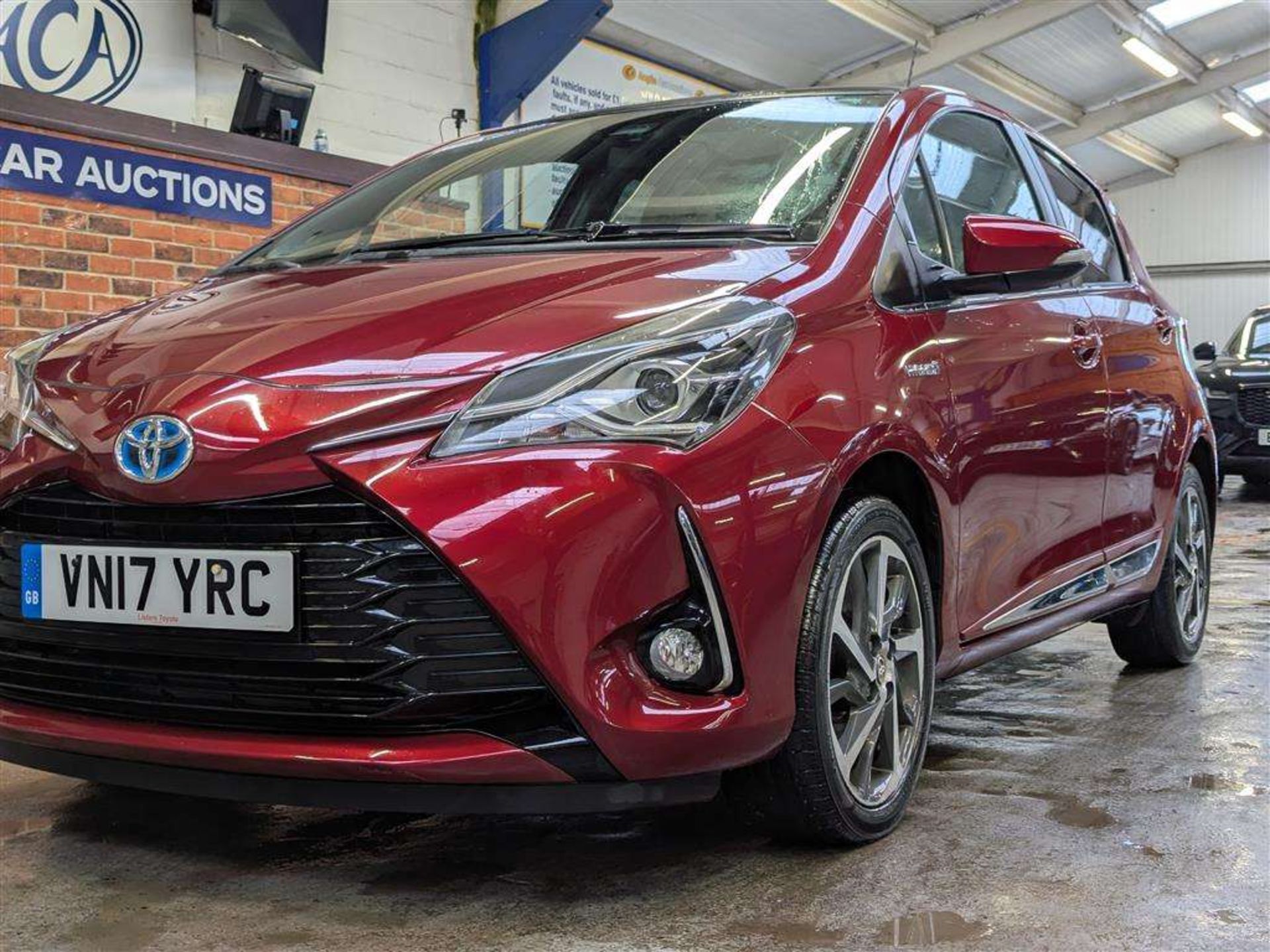 2017 TOYOTA YARIS EXCEL HYBRID VVT-I - Image 10 of 28